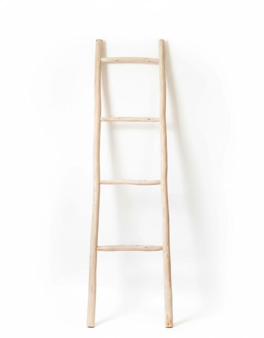 Échelle décorative en bois naturel