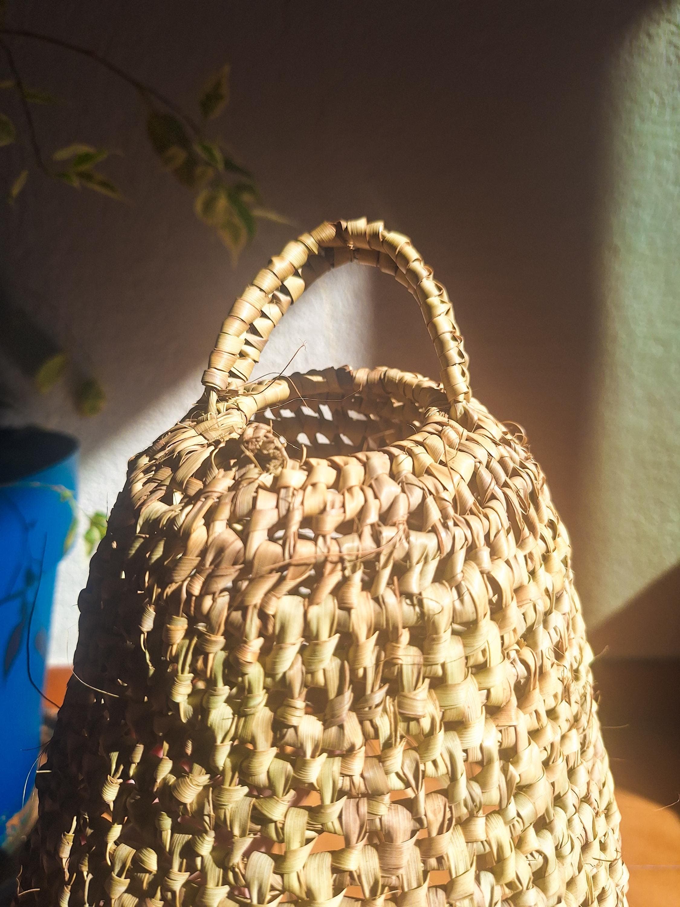 Suspension Luminaire Cloche en Feuille de Palmier - Abat-jour Bohème Naturel Fait Main - Éclairage Artisanal Marocain - Déco Méditerranéenne