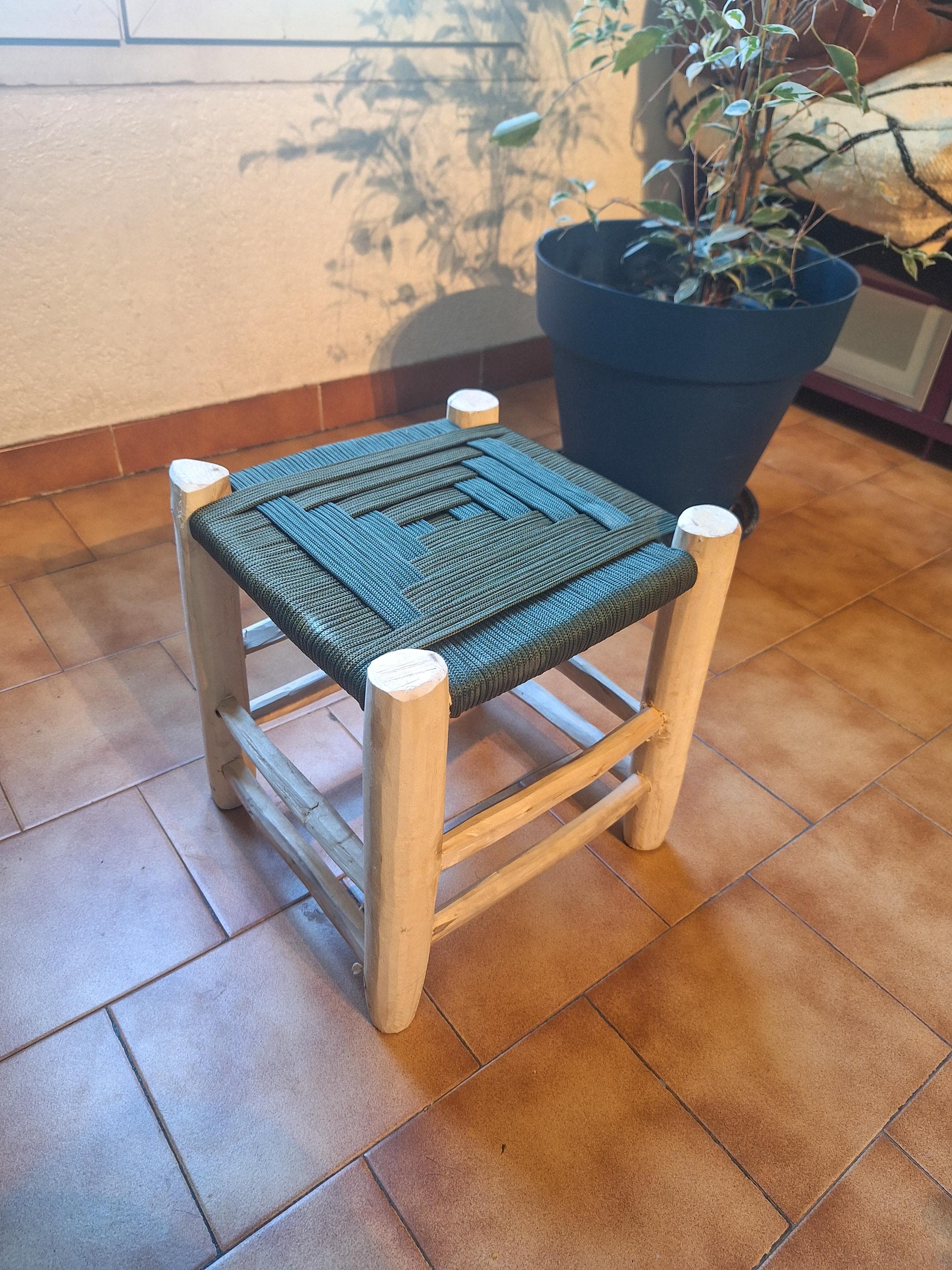 Tabouret marocain en bois et corde vert