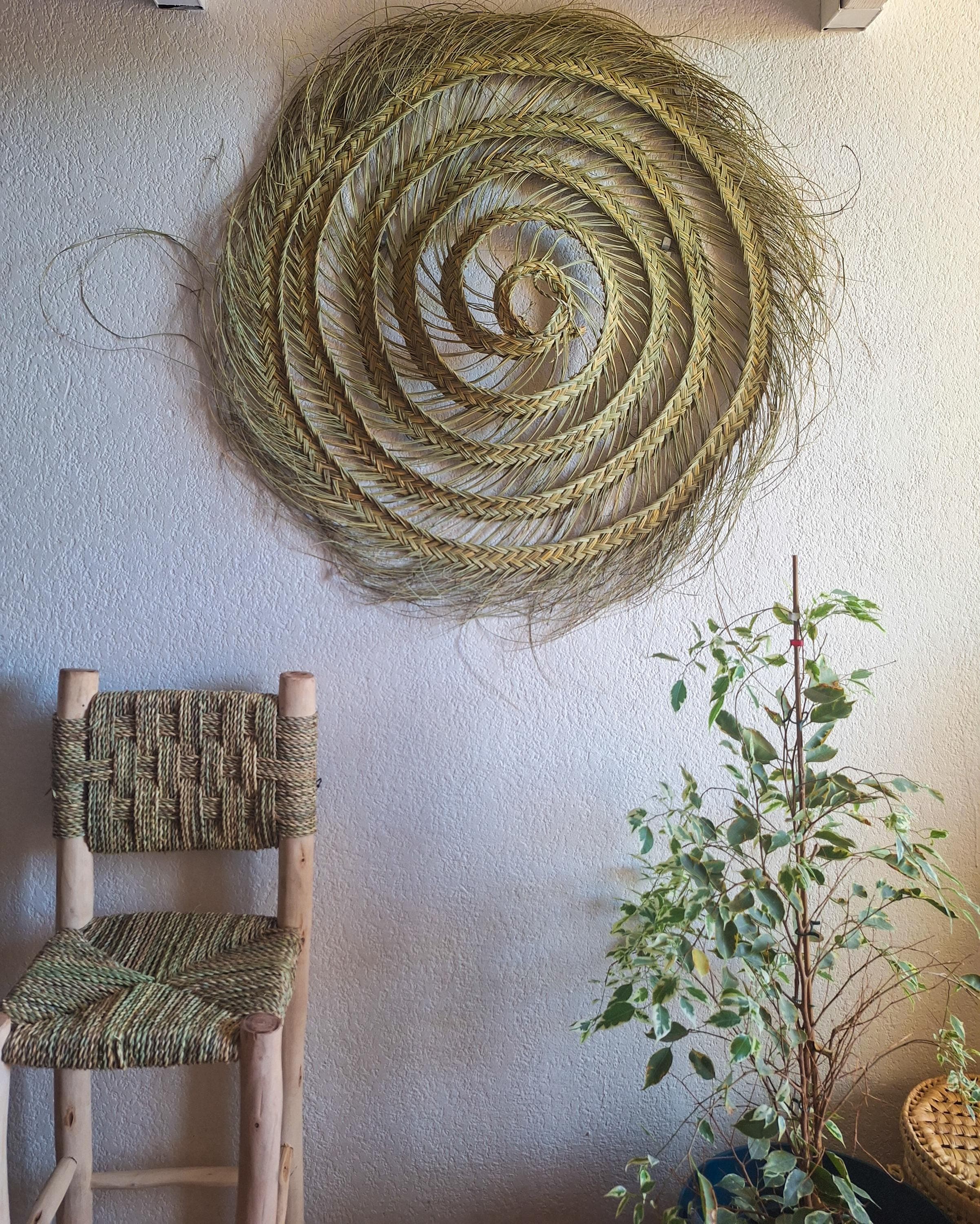 Suspension parasol ajourée en feuille de palmier