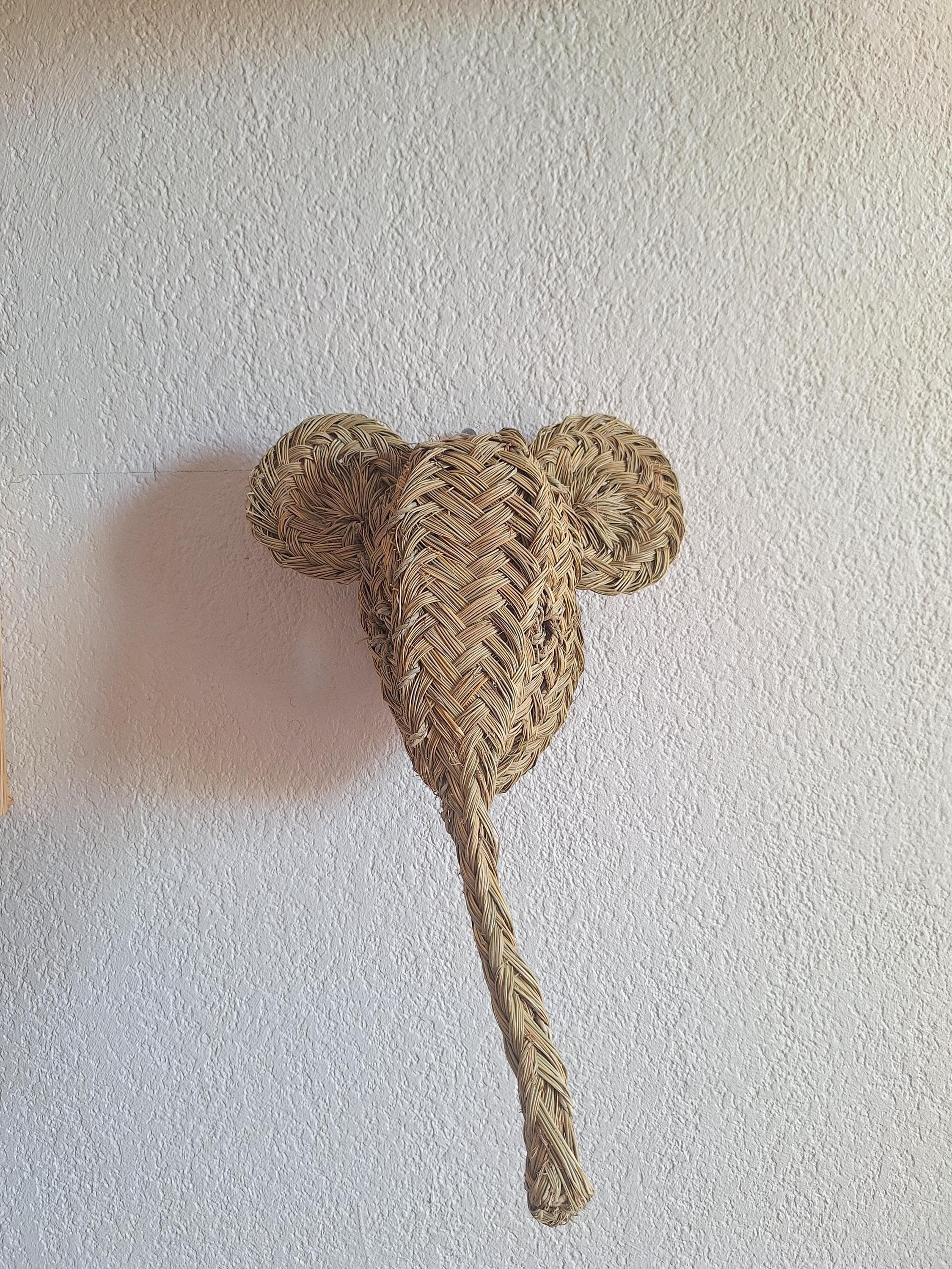 Trophée mural tête d'éléphant en paille tressée – Déco bohème et artisanale