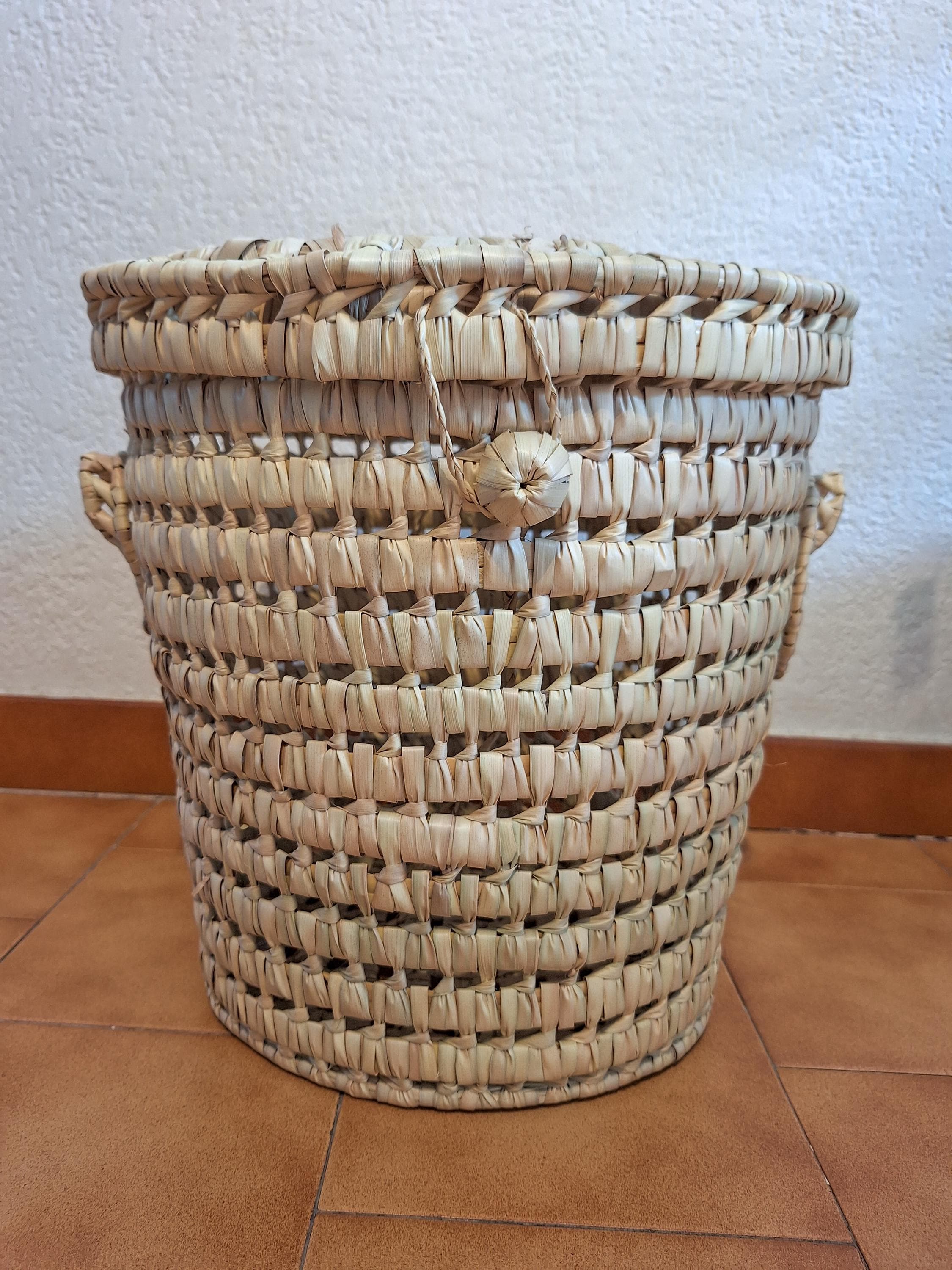 Malle de rangement circulaire en feuille de palmier
