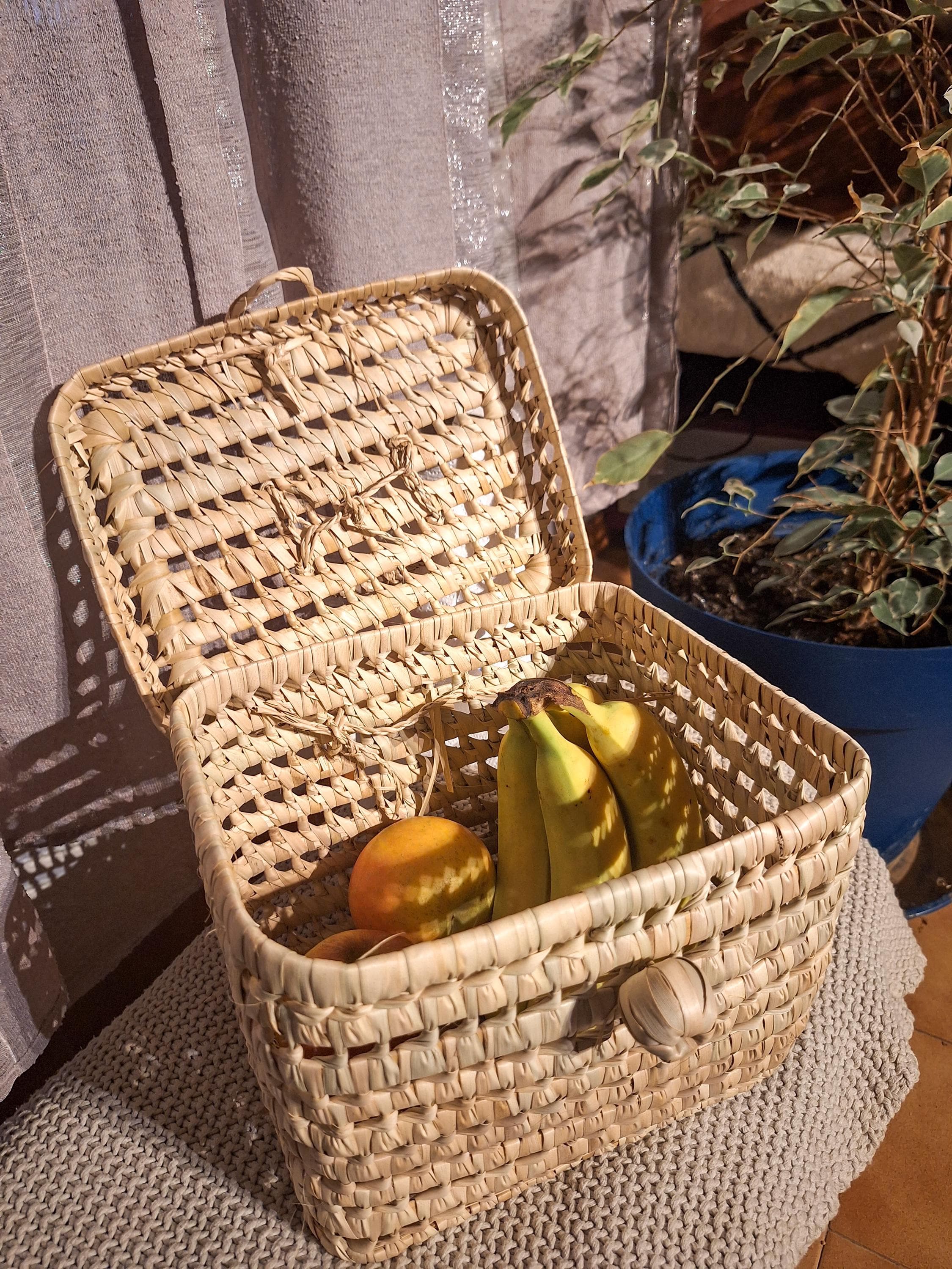 Petite malle de rangement en osier naturel