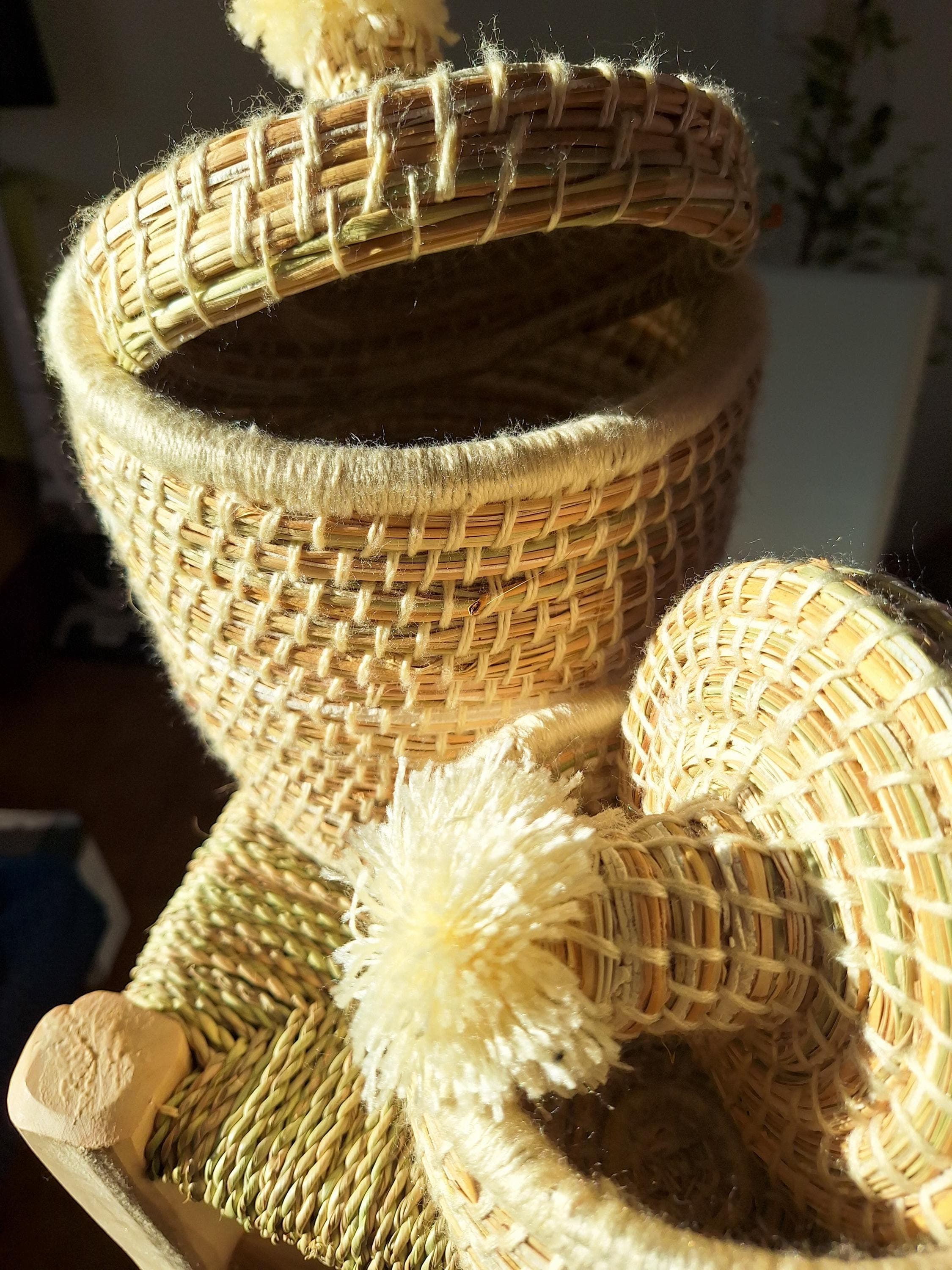 Panier artisanal berbère marocain avec couvercle