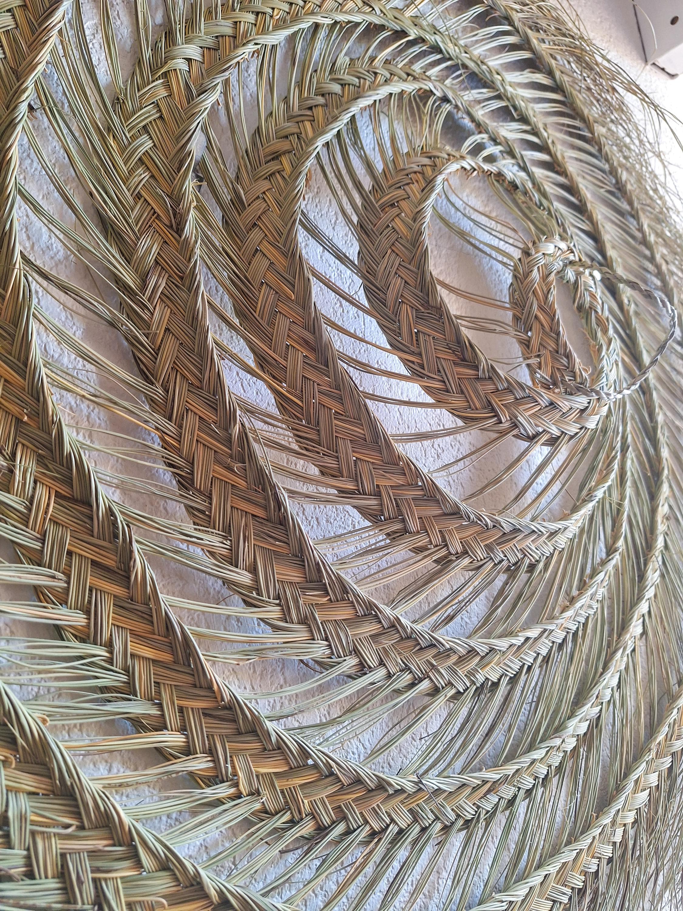 Suspension parasol ajourée en feuille de palmier