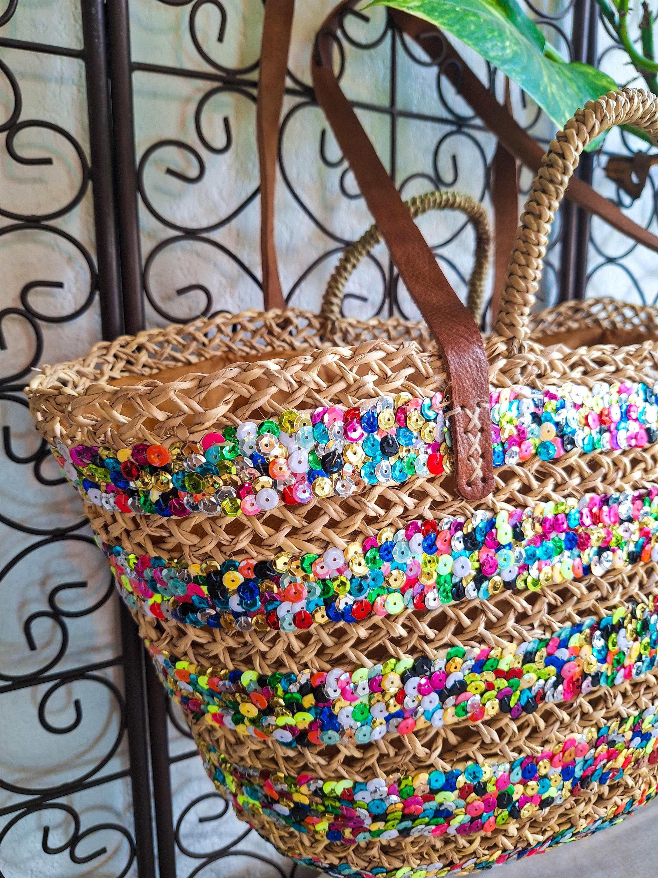 Sac cabas en paille brodé de sequins – Panier coloré artisanal avec anses cuir – Sac bohème chic