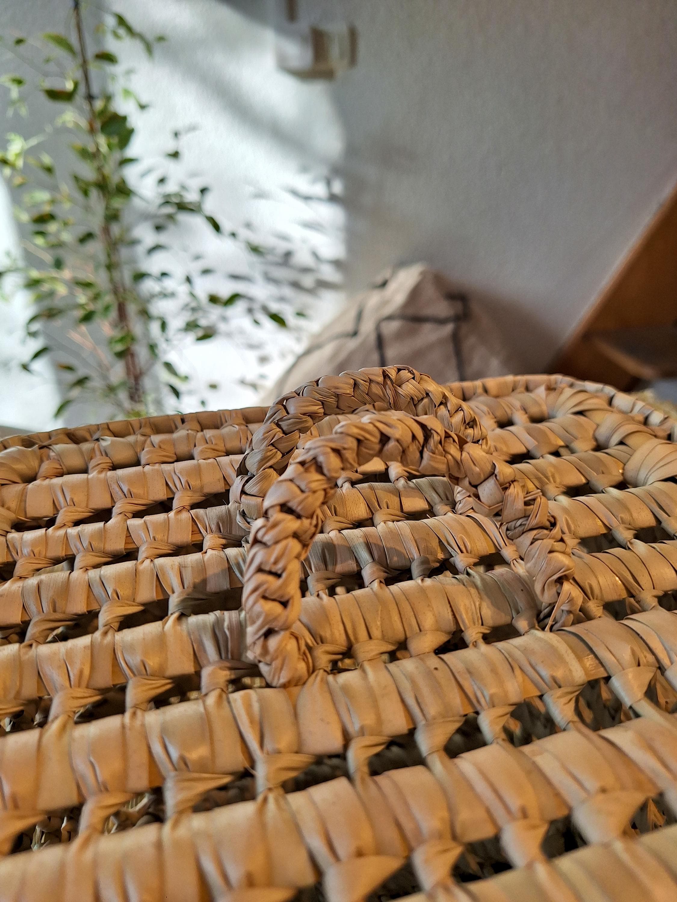 Petite malle de rangement en osier naturel