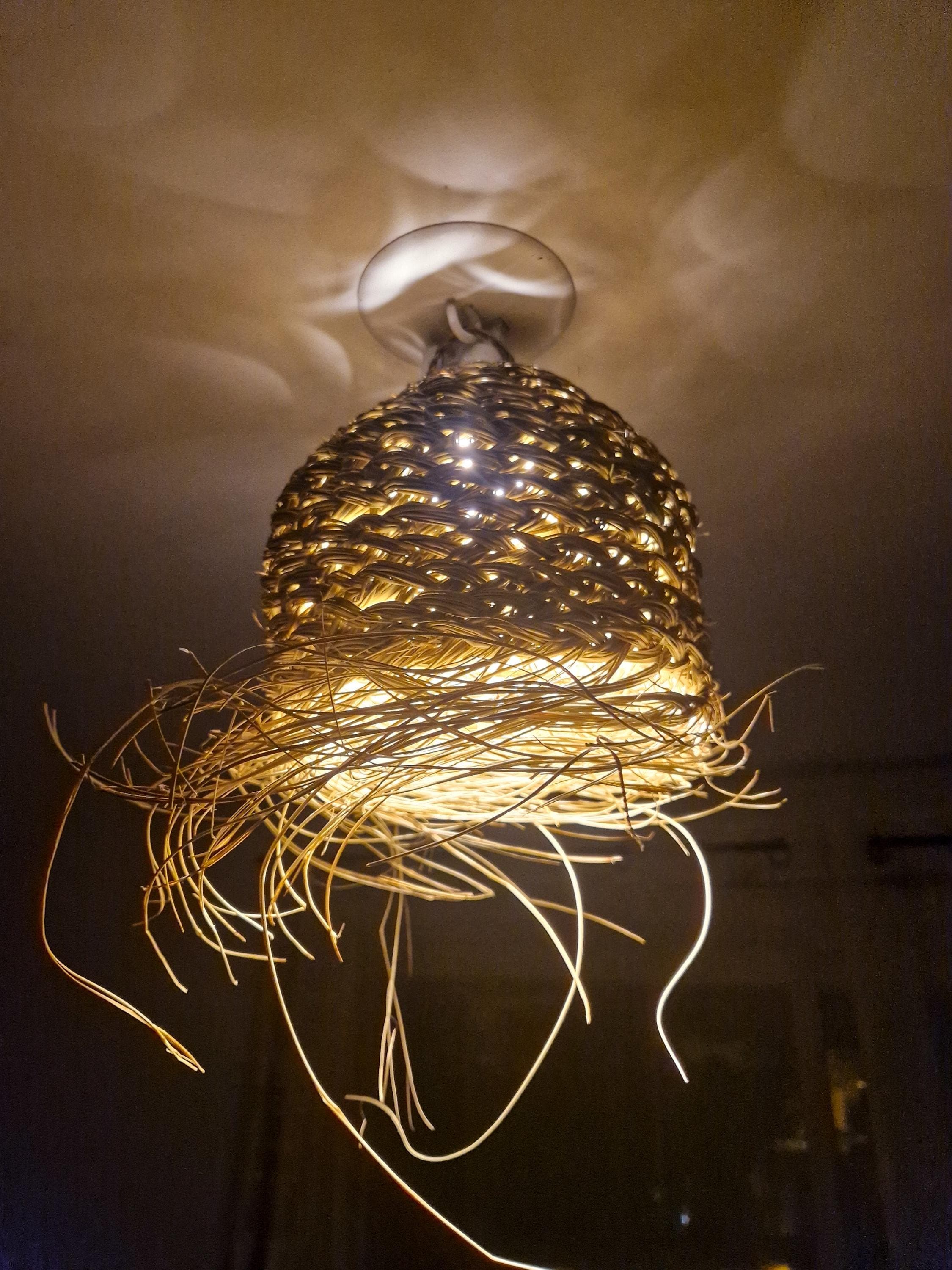 Suspension nid d'abeille en feuille de palmier