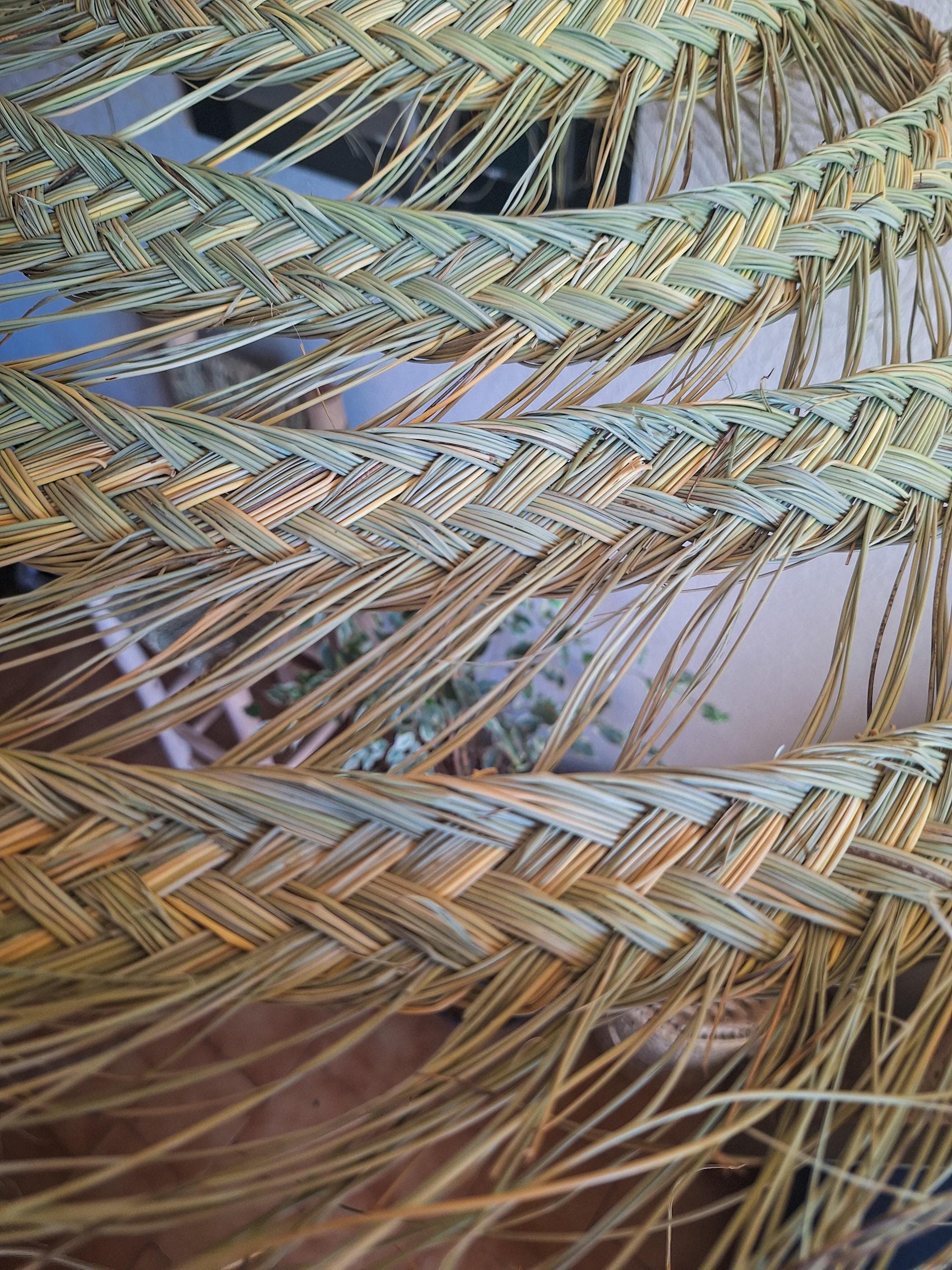 Suspension parasol ajourée en feuille de palmier