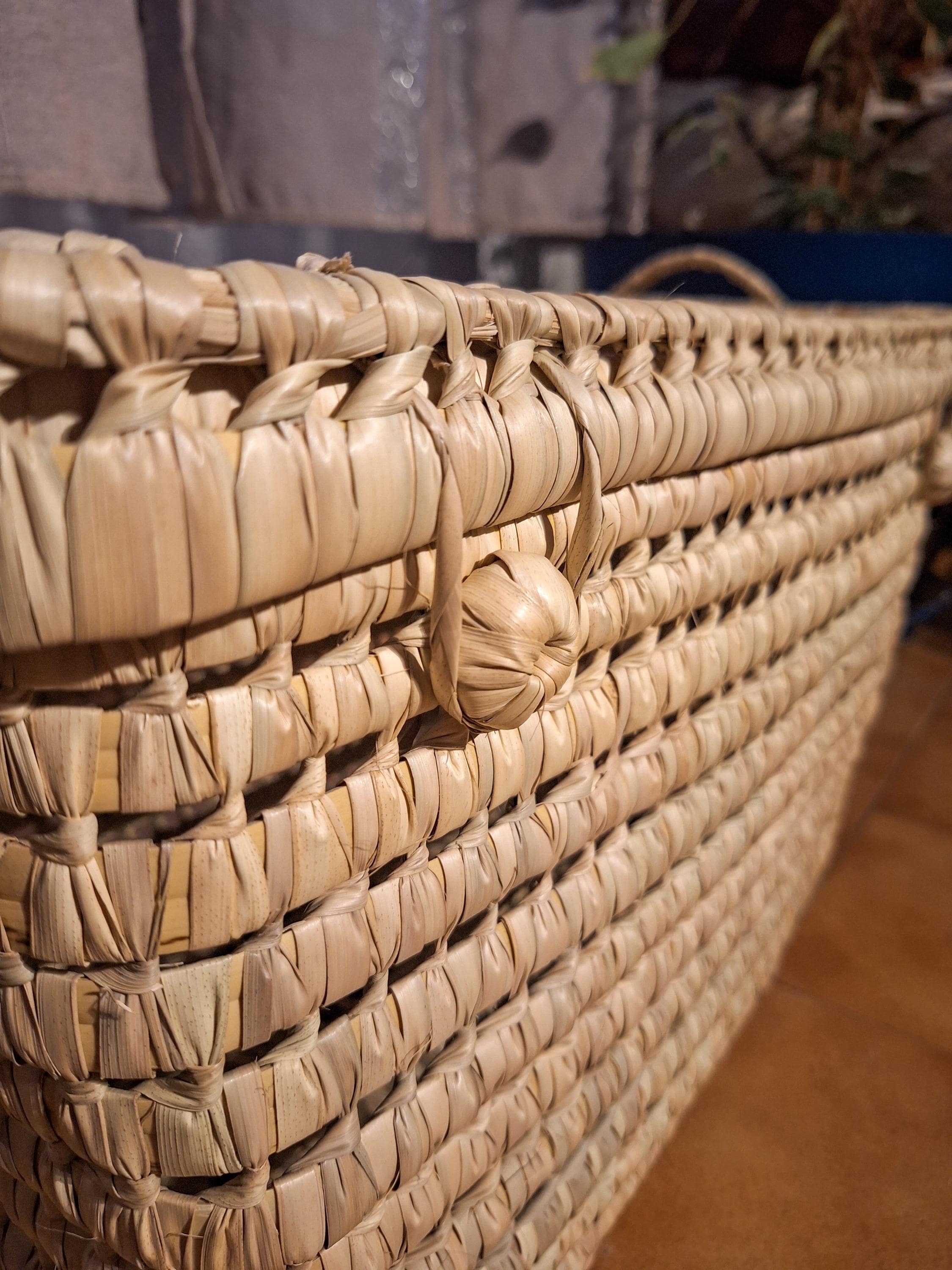 Malle de rangement artisanal en osier – Panier déco bohème en fibres naturelles