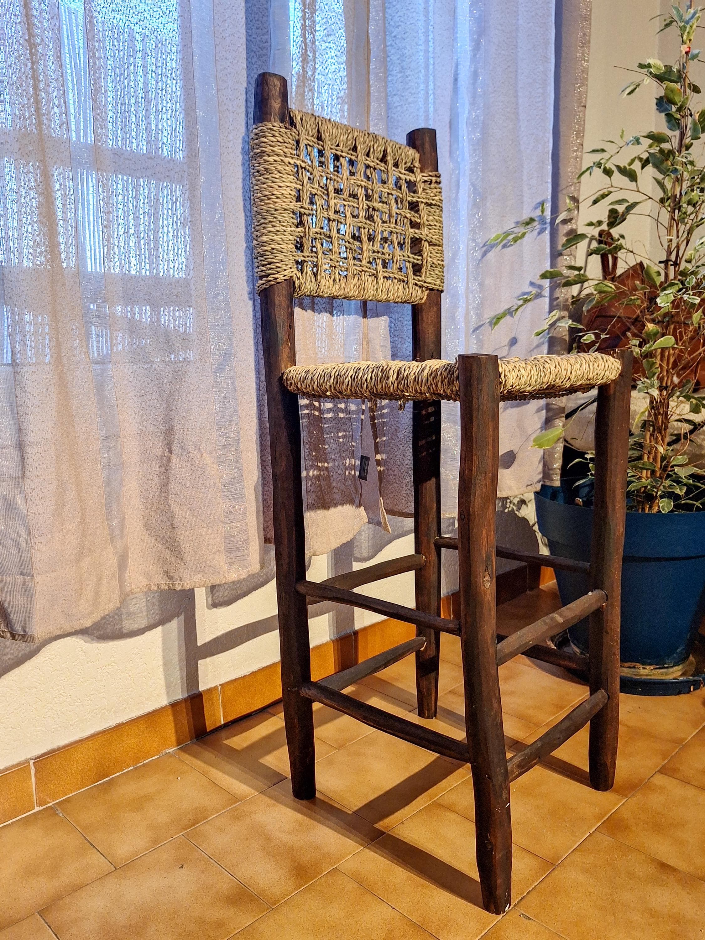 Tabouret de comptoir tressé à la main