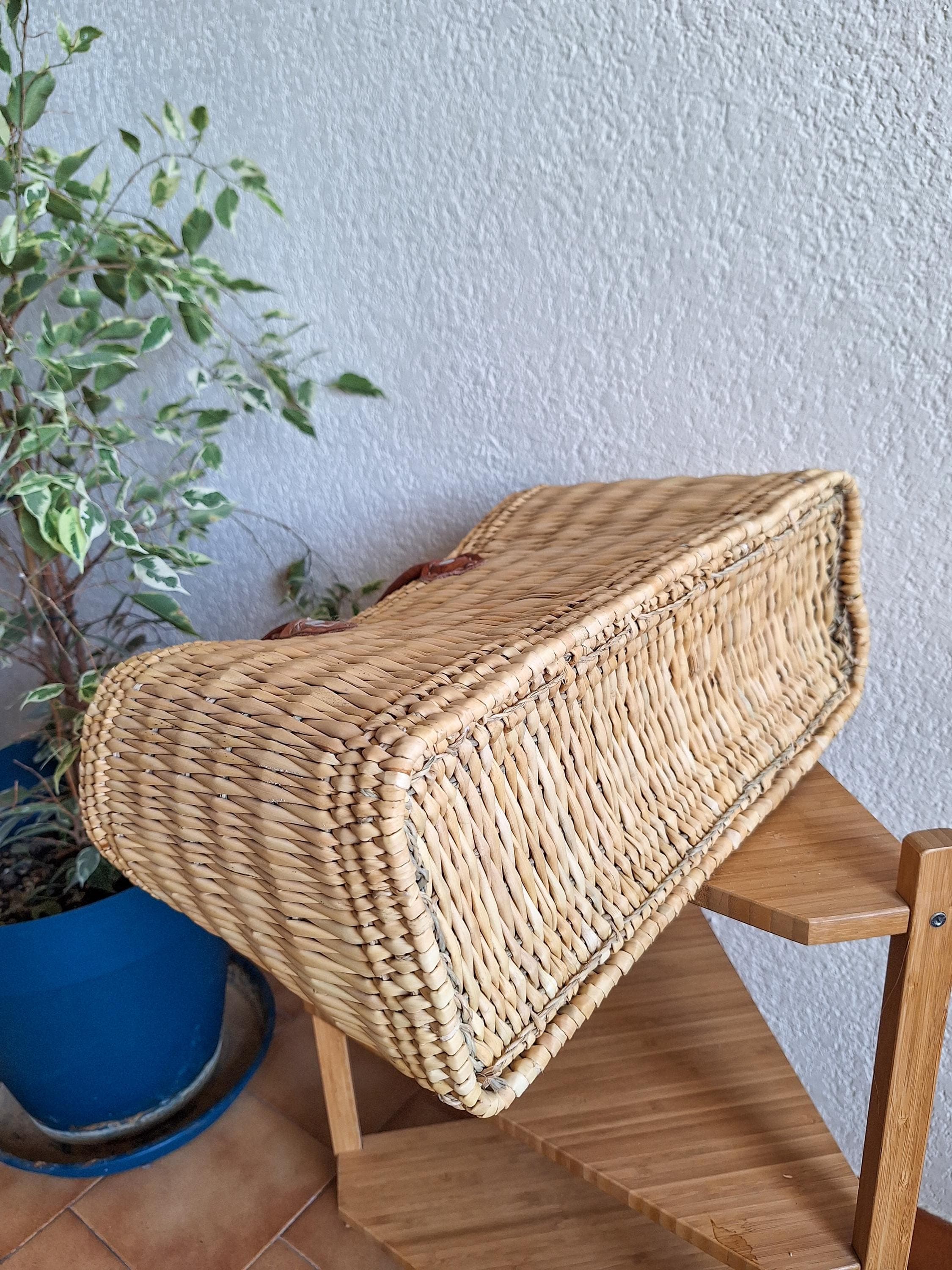 Grand panier en jonc et cuir