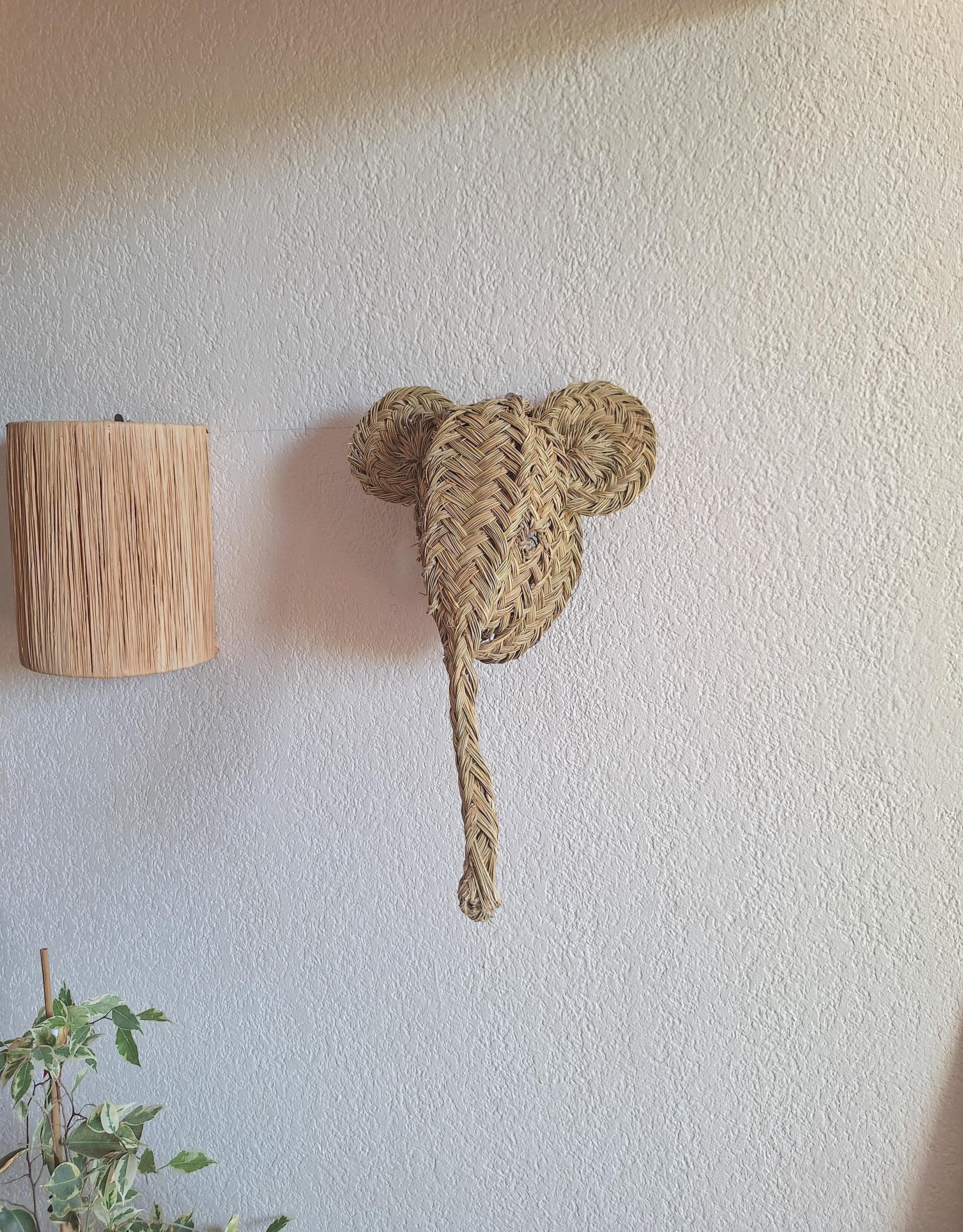 Trophée mural tête d'éléphant en paille tressée – Déco bohème et artisanale