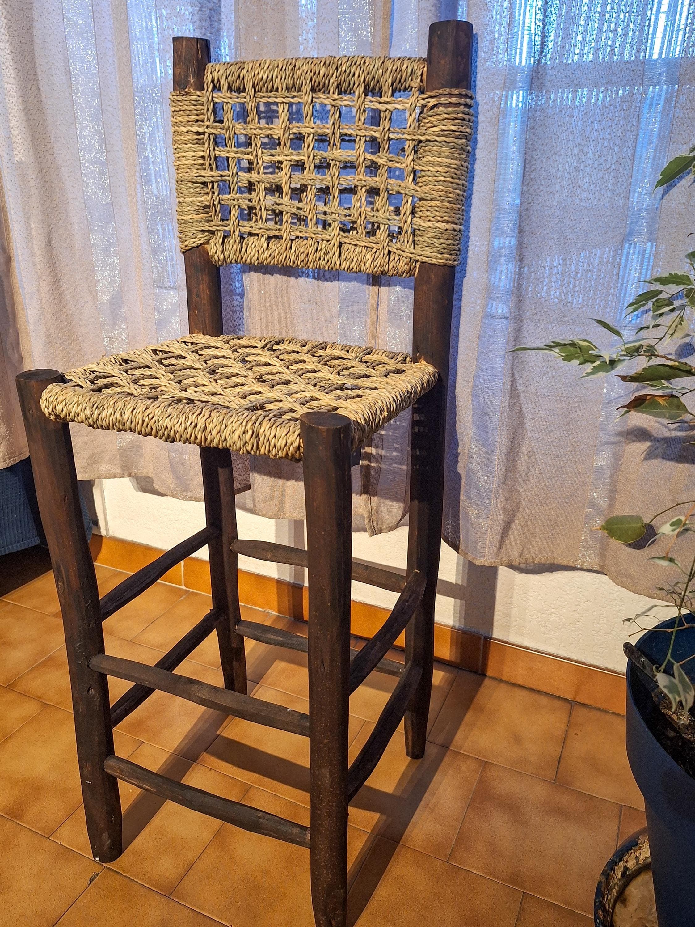 Tabouret de comptoir tressé à la main
