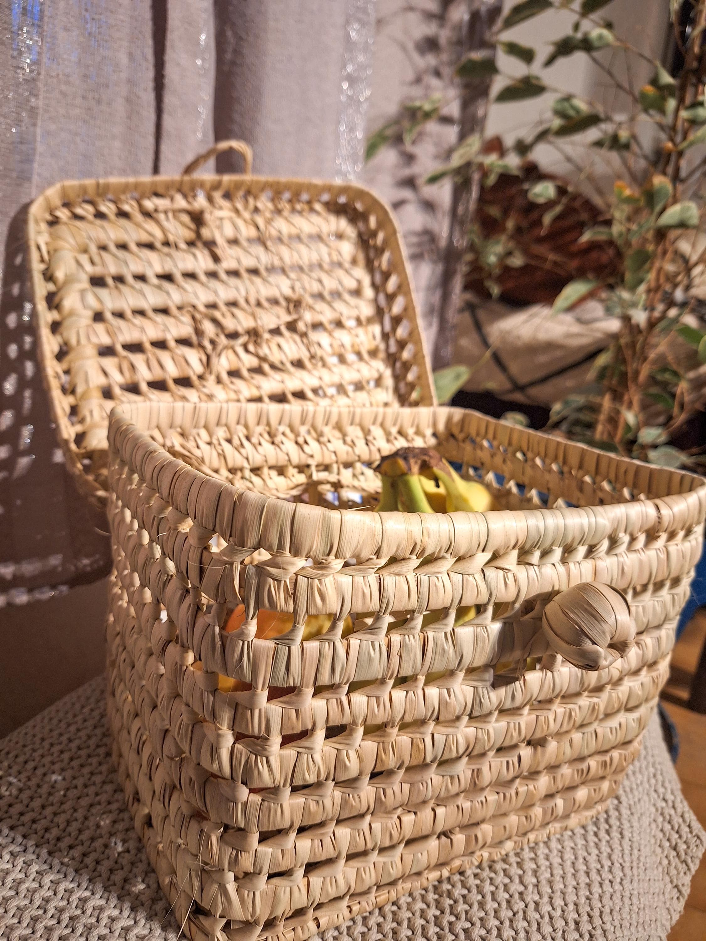 Petite malle de rangement en osier naturel