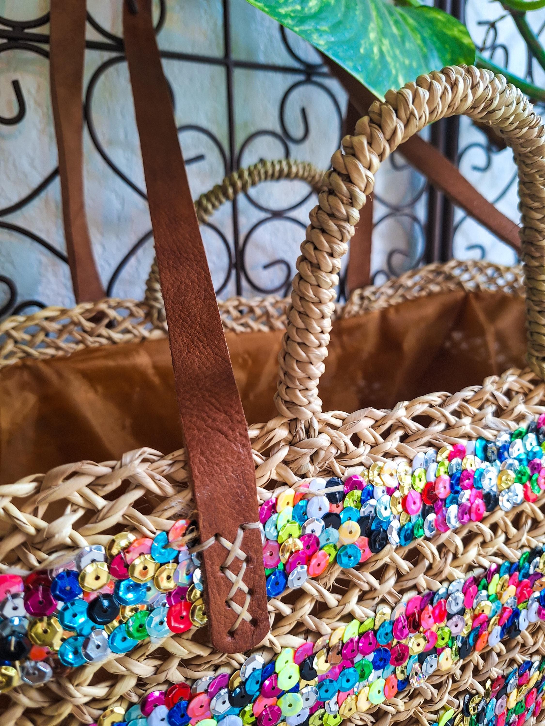 Sac cabas en paille brodé de sequins – Panier coloré artisanal avec anses cuir – Sac bohème chic