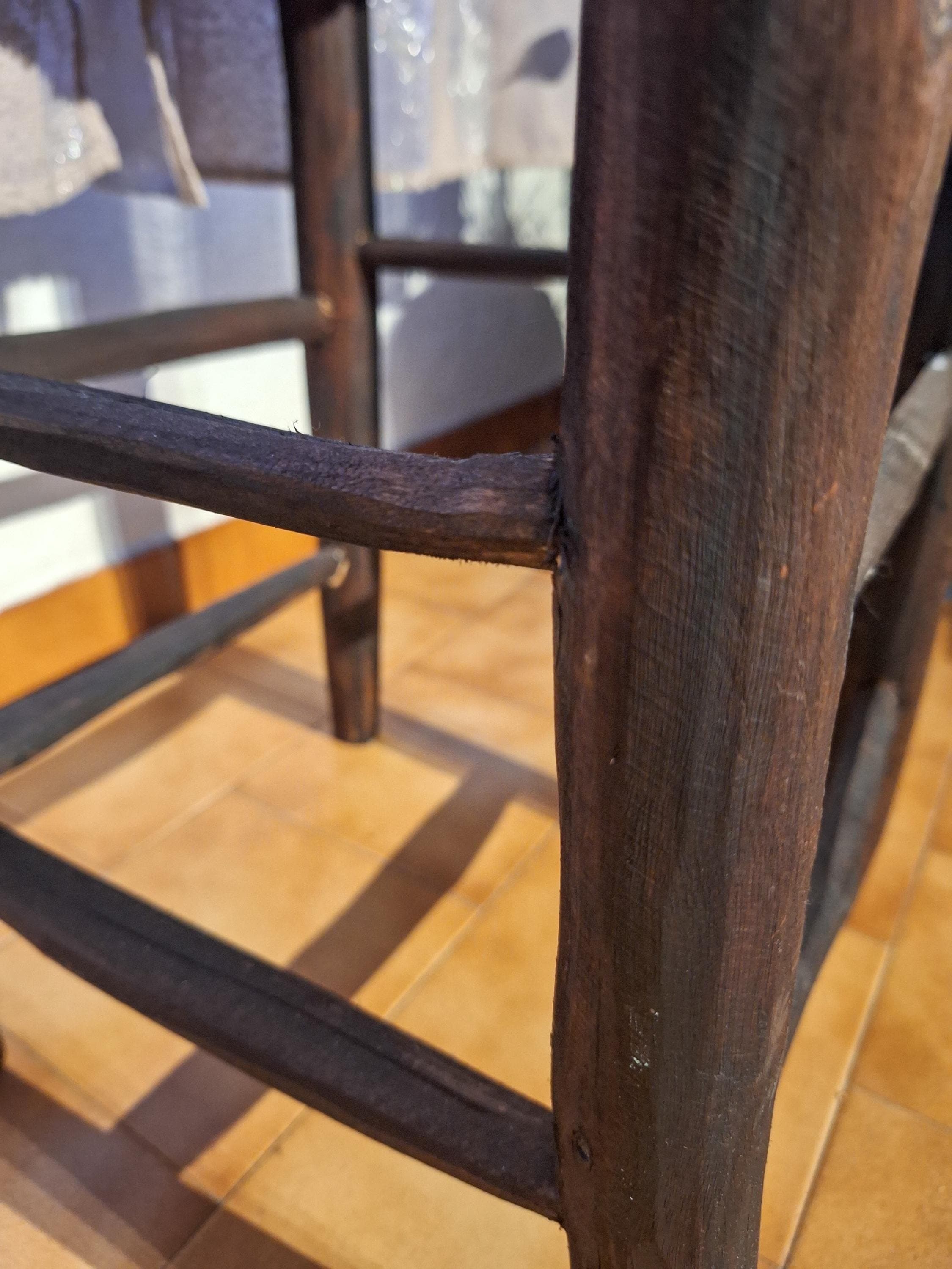 Tabouret de comptoir tressé à la main