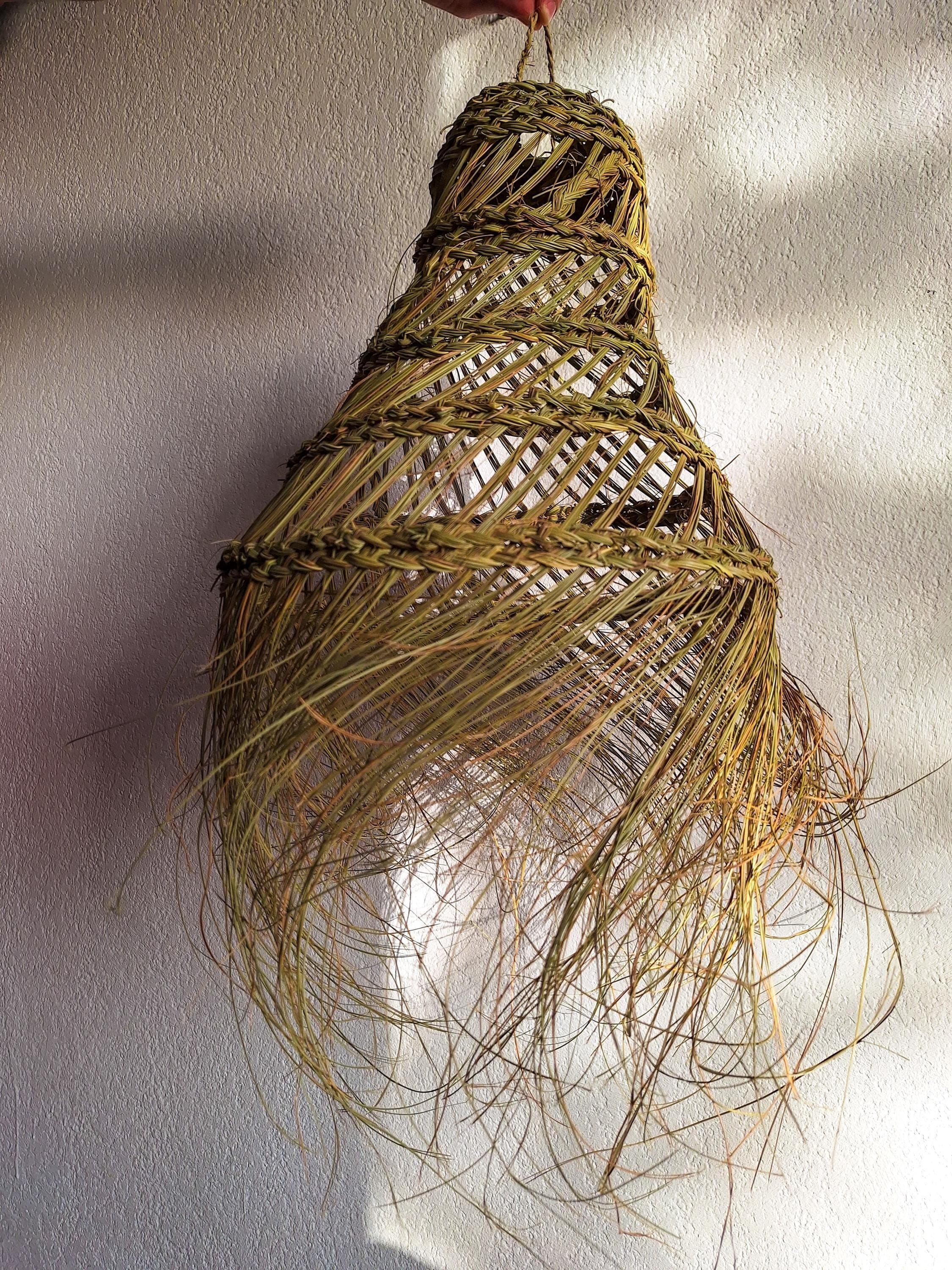 Suspension Luminaire Cône en Feuille de Palmier