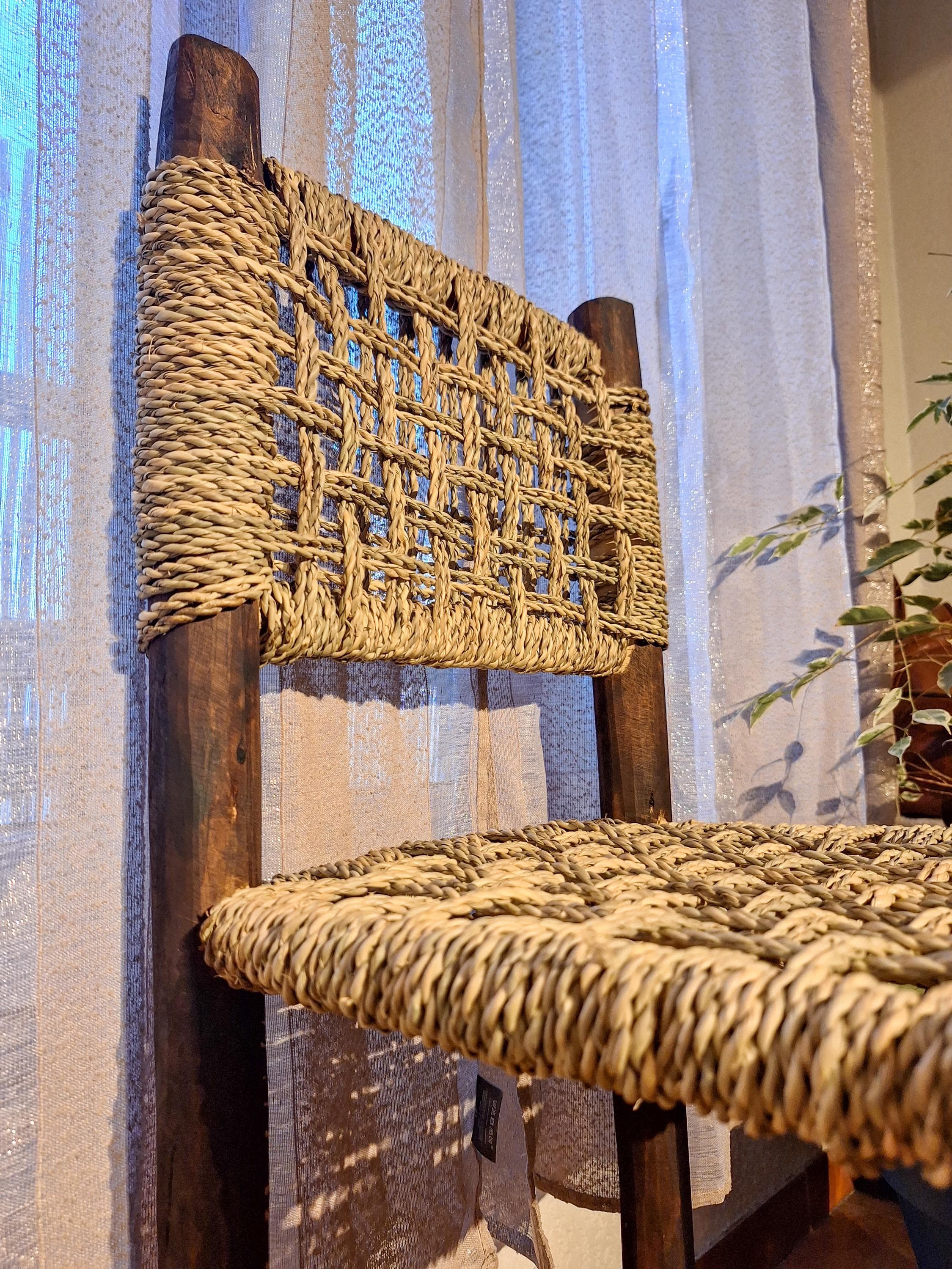 Tabouret de comptoir tressé à la main