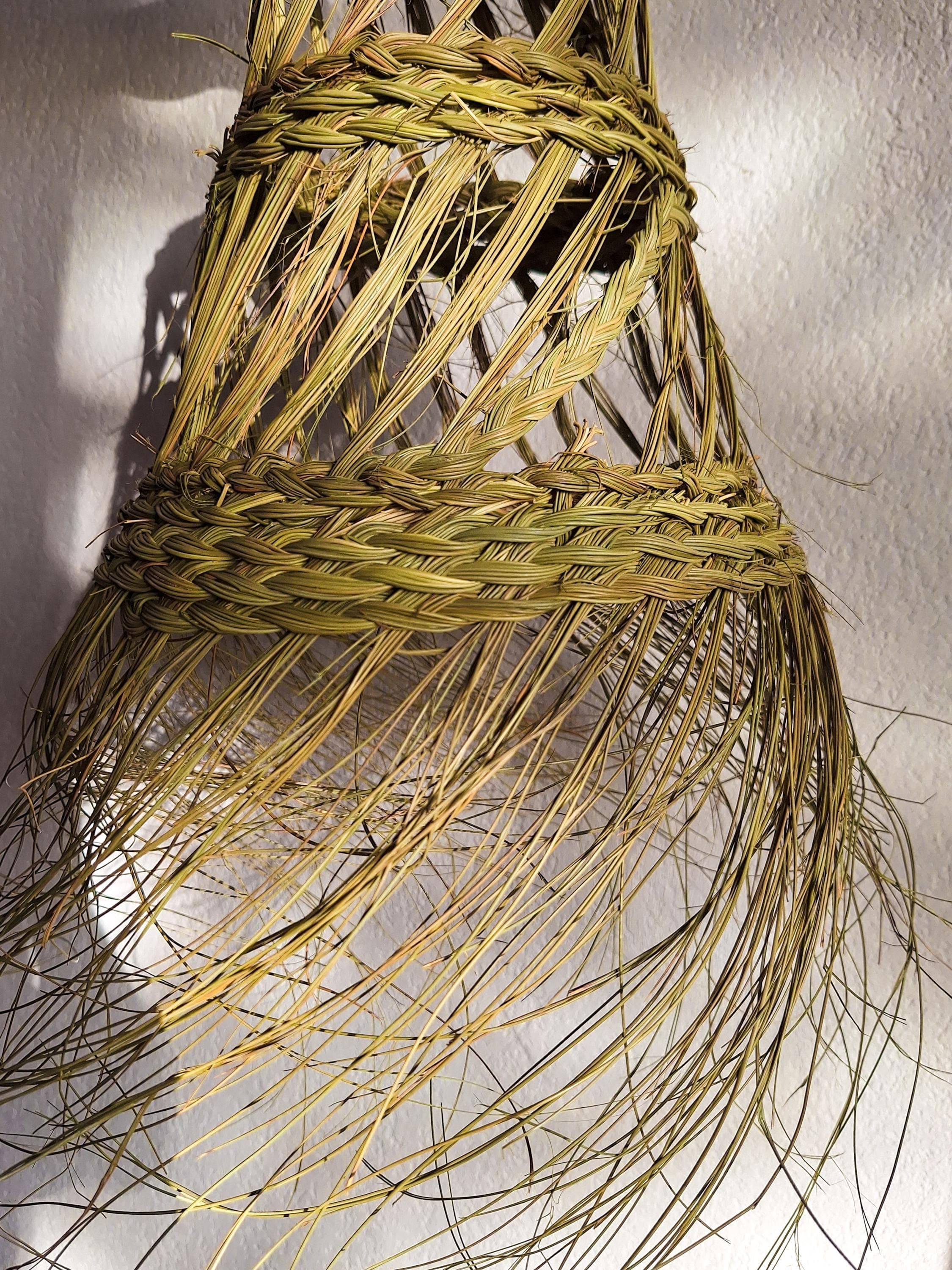 Suspension conique ajourée en paille