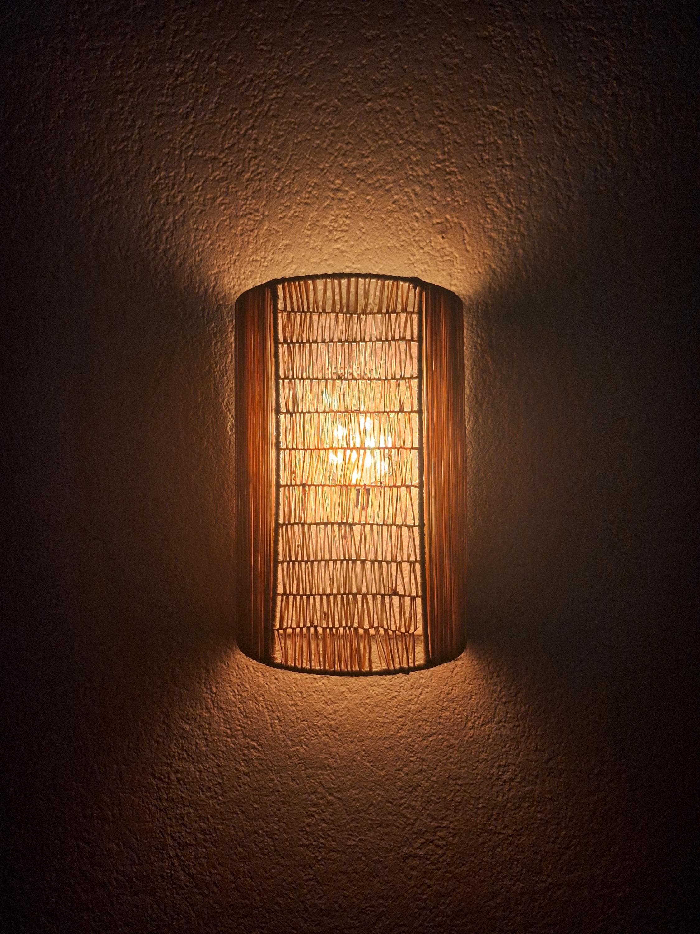 Applique murale en raphia naturel faite main