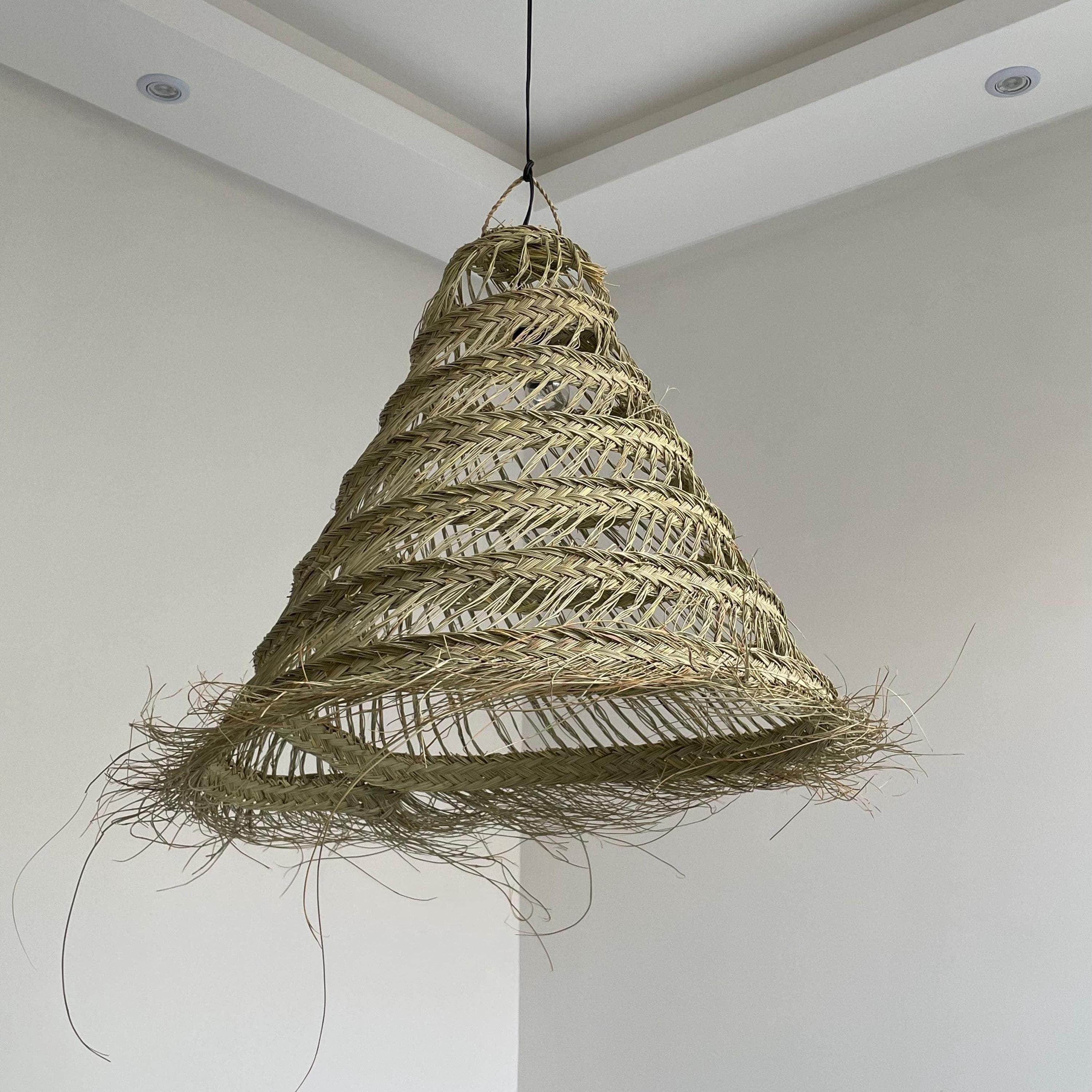 Suspension conique ajourée en feuille de palmier – Luminaire bohème tressé à la main – Abat-jour en osier naturel