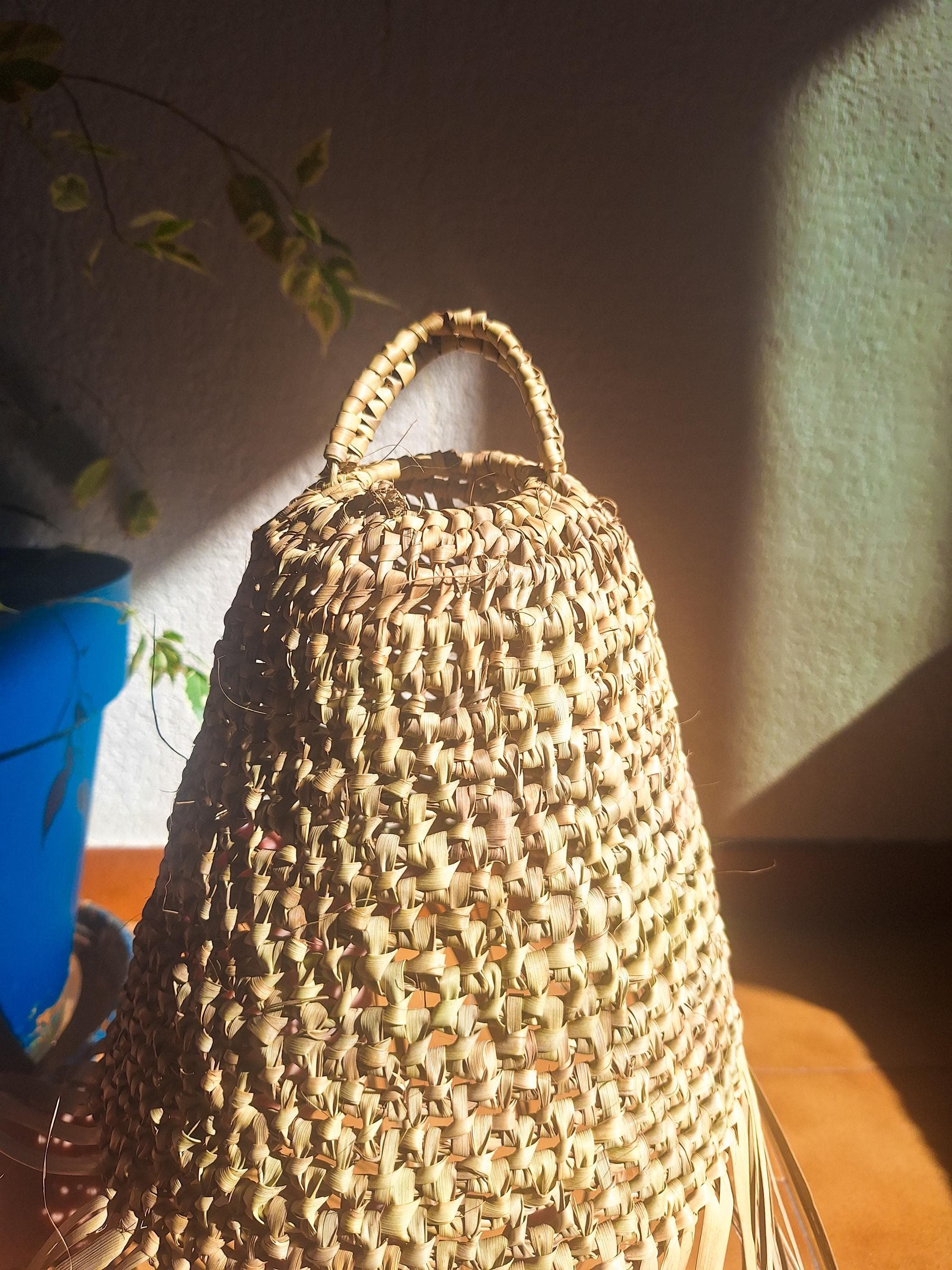 Suspension Luminaire Cloche en Feuille de Palmier - Abat-jour Bohème Naturel Fait Main - Éclairage Artisanal Marocain - Déco Méditerranéenne