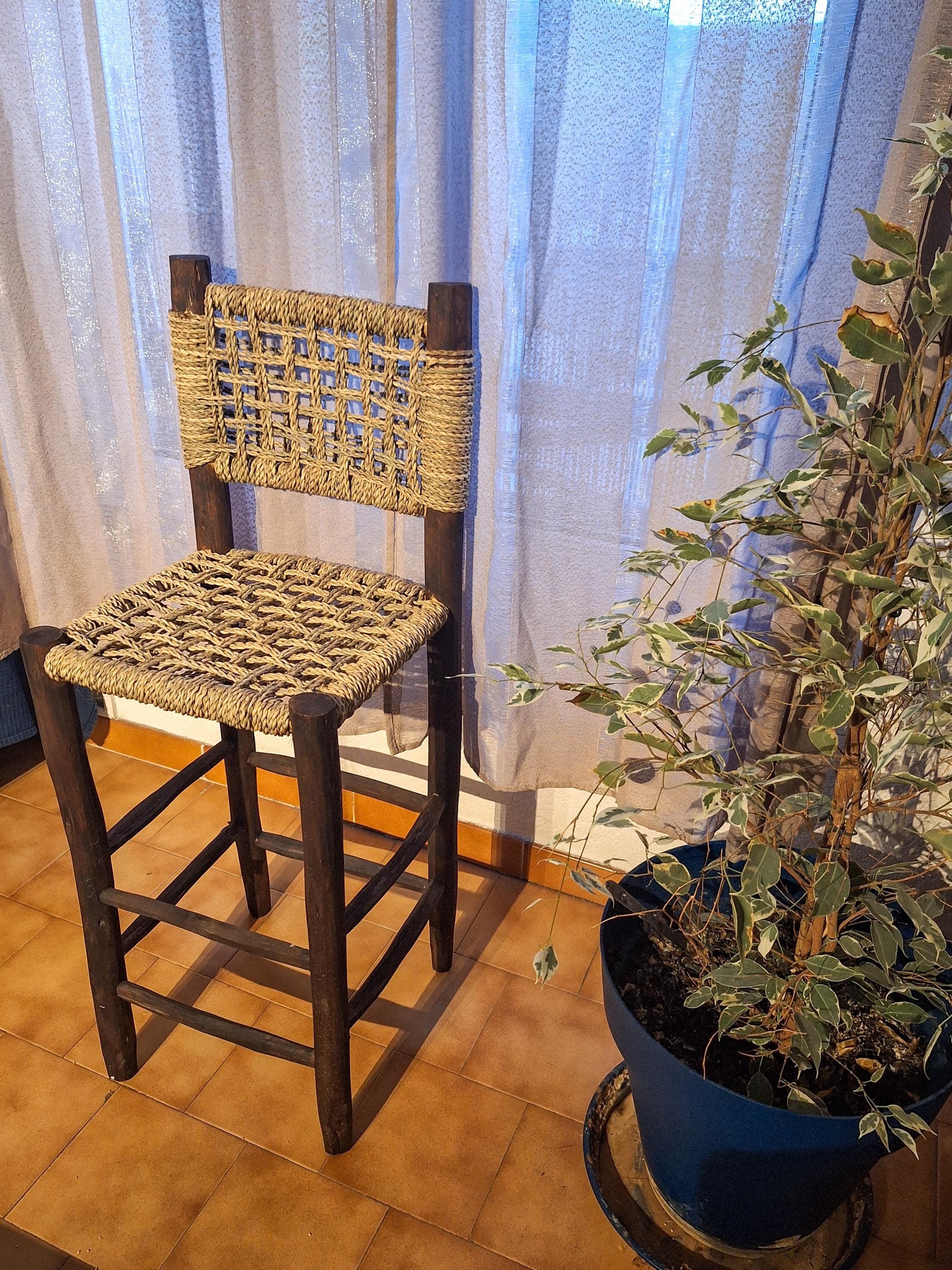 Tabouret de comptoir tressé à la main