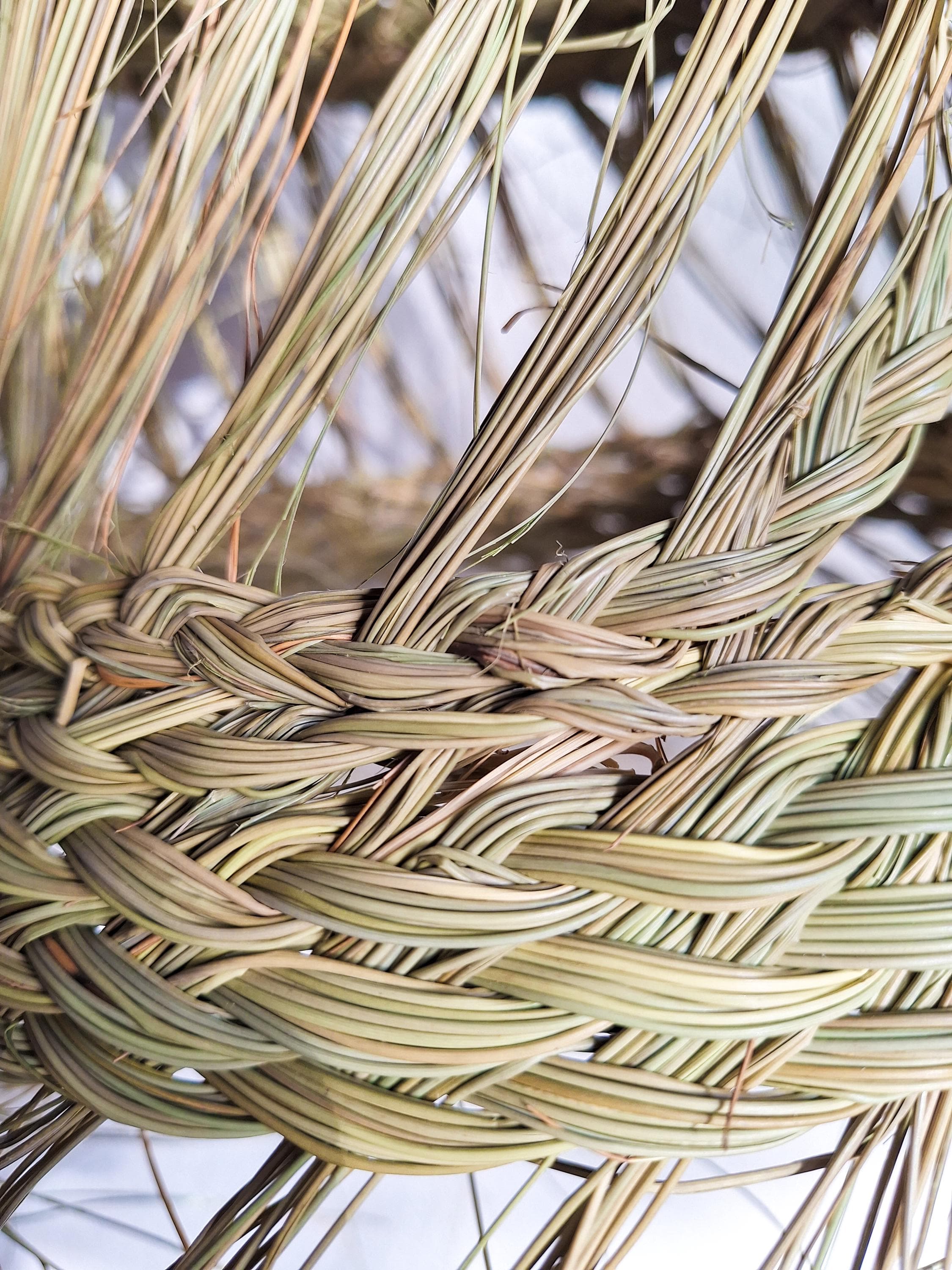 Suspension conique ajourée en paille