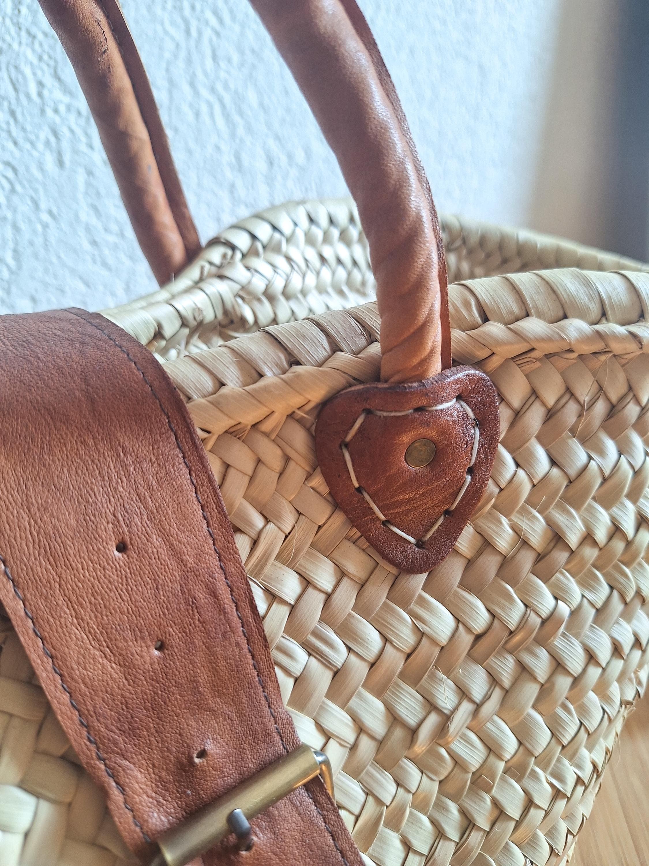 Panier cabas en paille avec poignée et fermeture en cuir – Sac bohème chic artisanal marocain – Sac d’été artisanal fait main