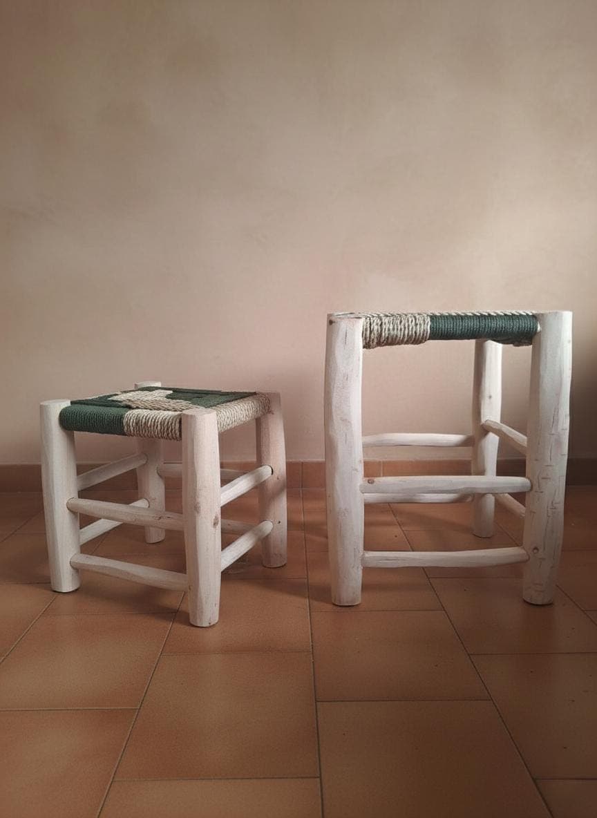 Tabouret marocain artisanal en bois et corde – Siège bohème en paille naturelle tressée