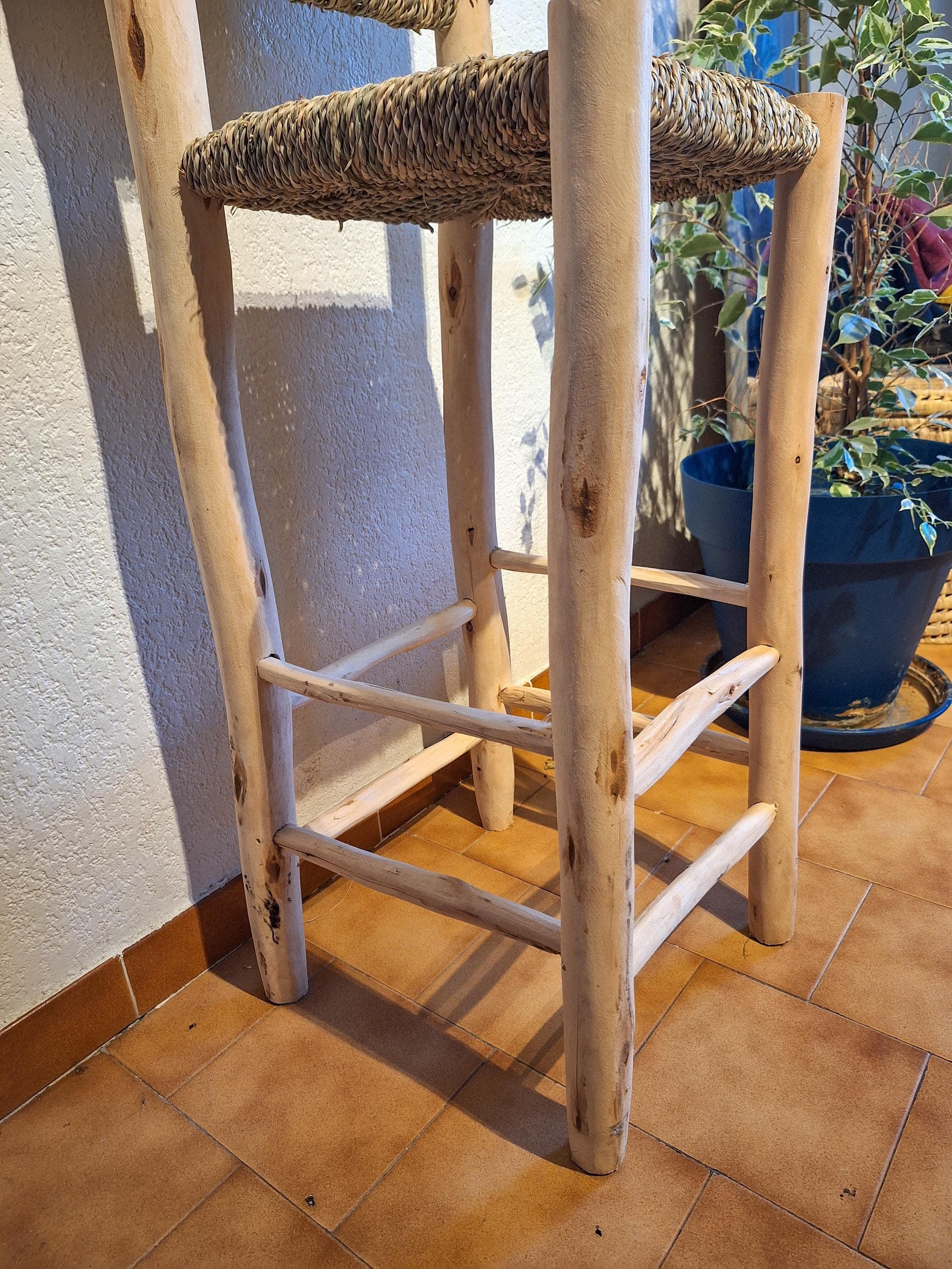 Tabouret de Bar Marocain Fait Main - Bois Eucalyptus & Feuille de Palmier - Chaise Haute Artisanale Bohème