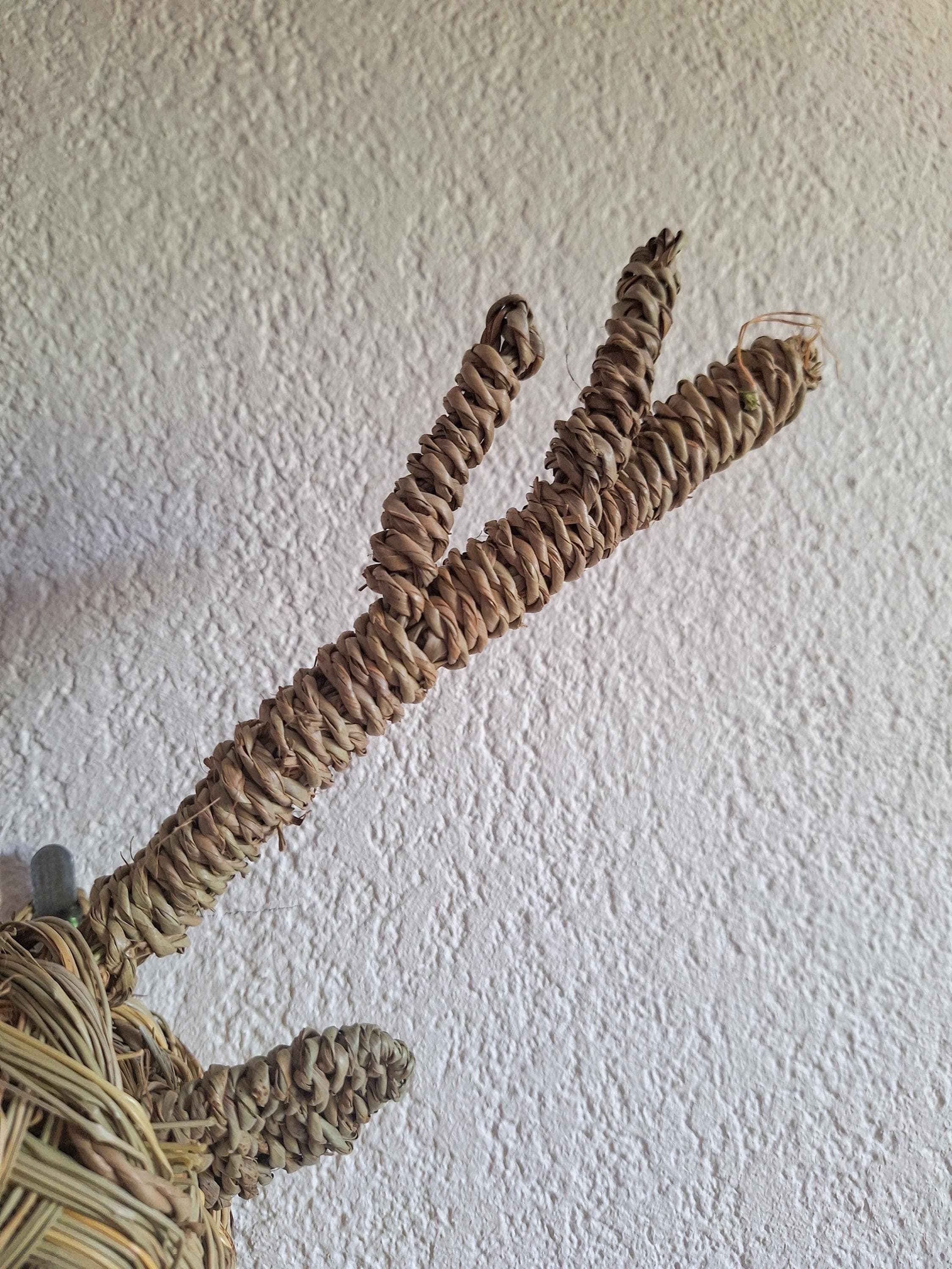 Trophée mural tête de renne en paille tressée – Déco bohème et artisanale