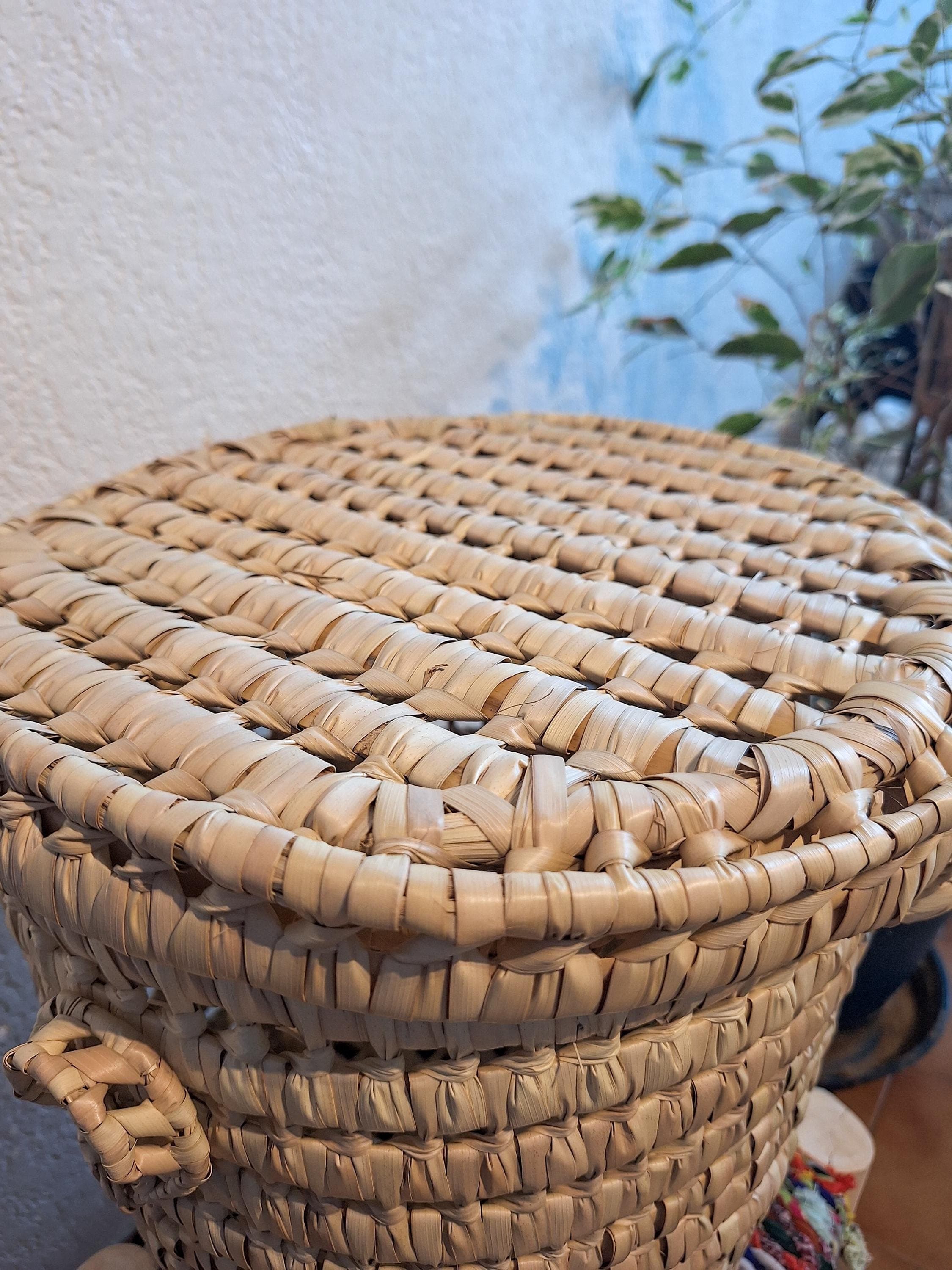 Malle de rangement circulaire en feuille de palmier