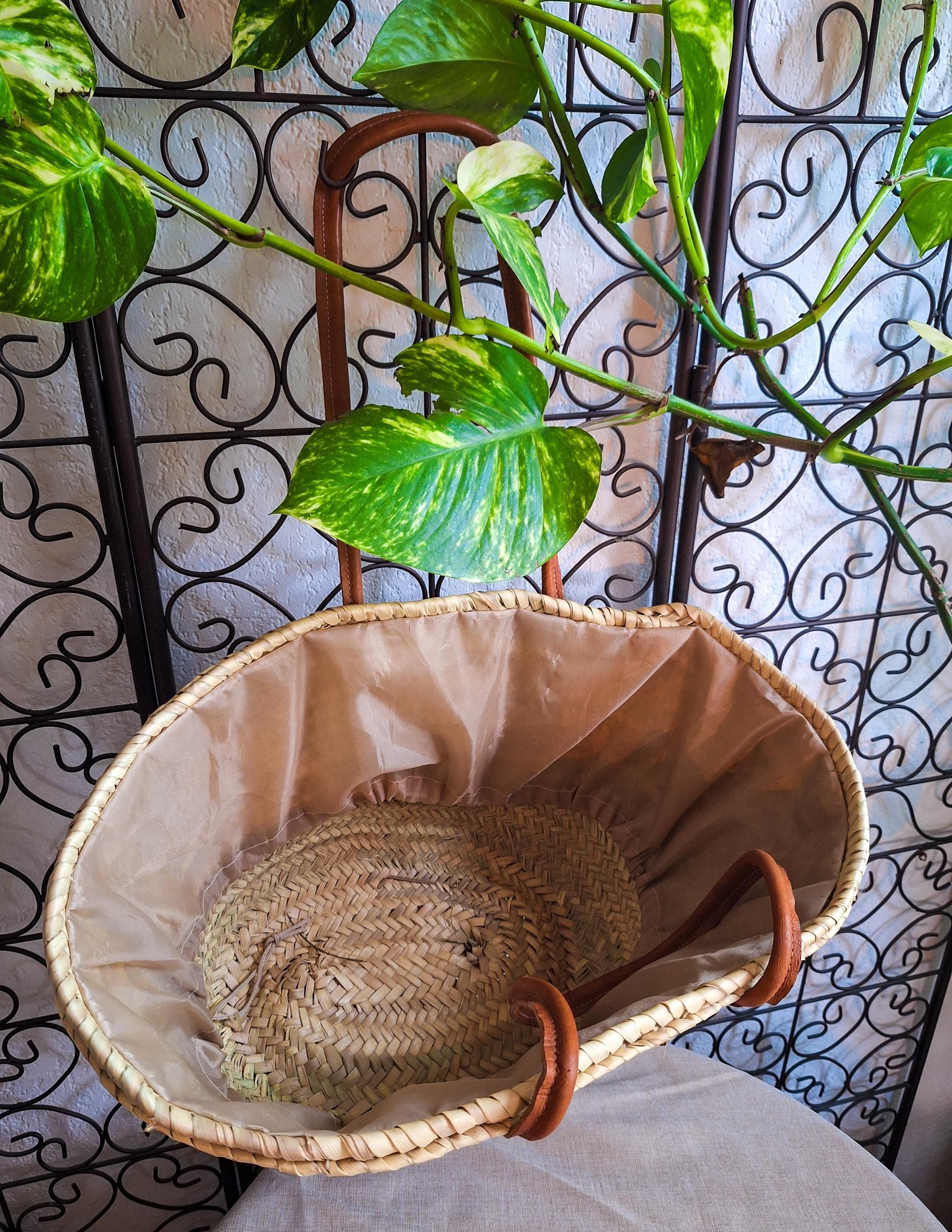 Sac cabas en paille brodé doré et blanc – Panier marocain artisanal – Sac bohème chic avec anses cuir – Panier brillant fait main