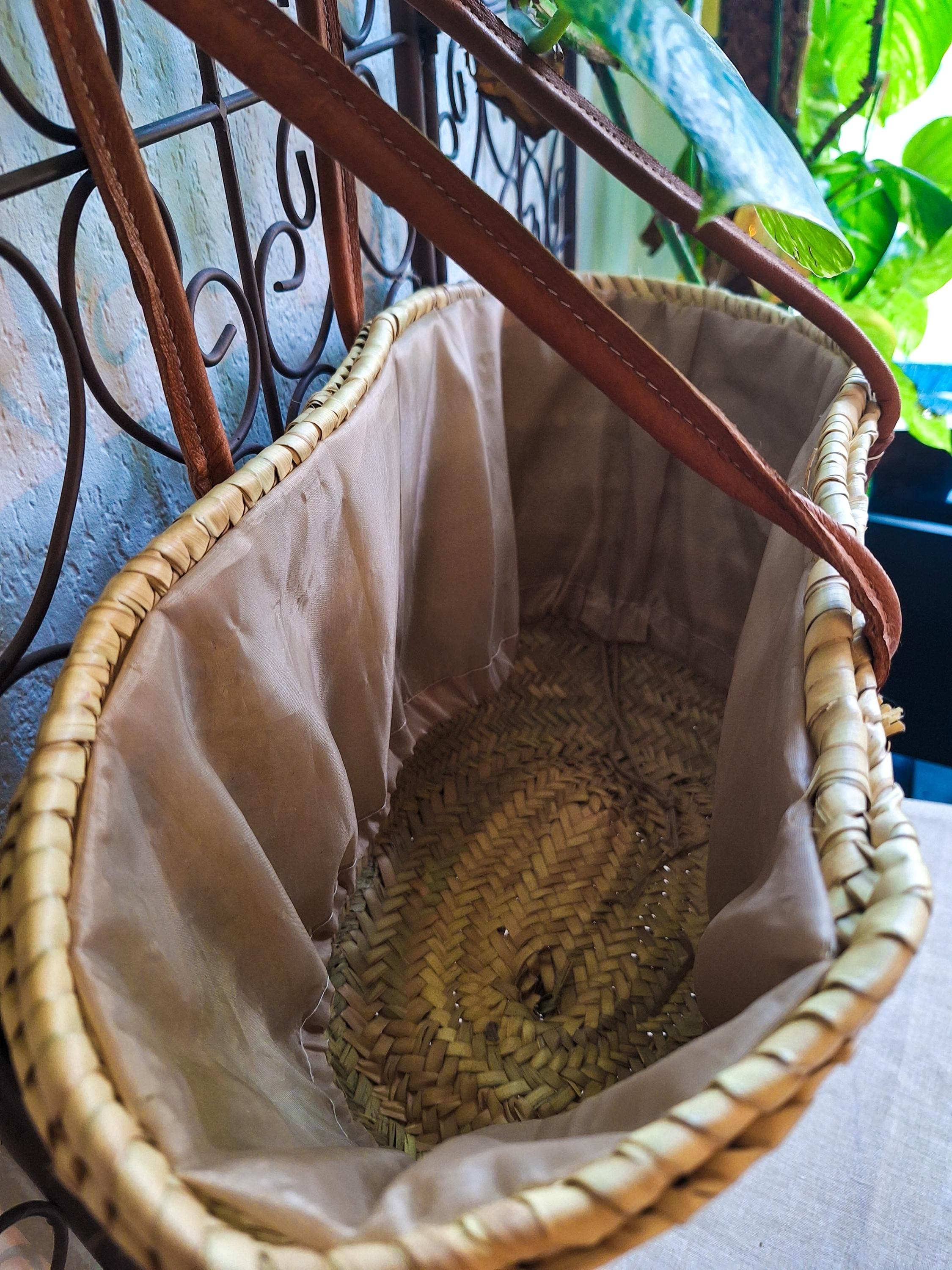 Sac cabas en paille brodé doré et blanc – Panier marocain artisanal – Sac bohème chic avec anses cuir – Panier brillant fait main