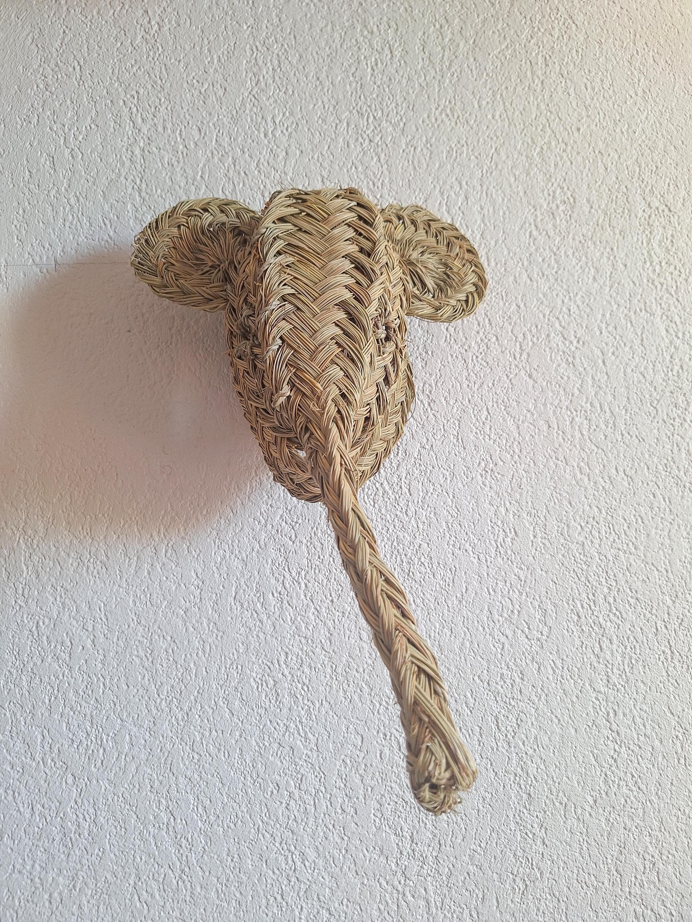 Trophée mural tête d'éléphant en paille tressée – Déco bohème et artisanale