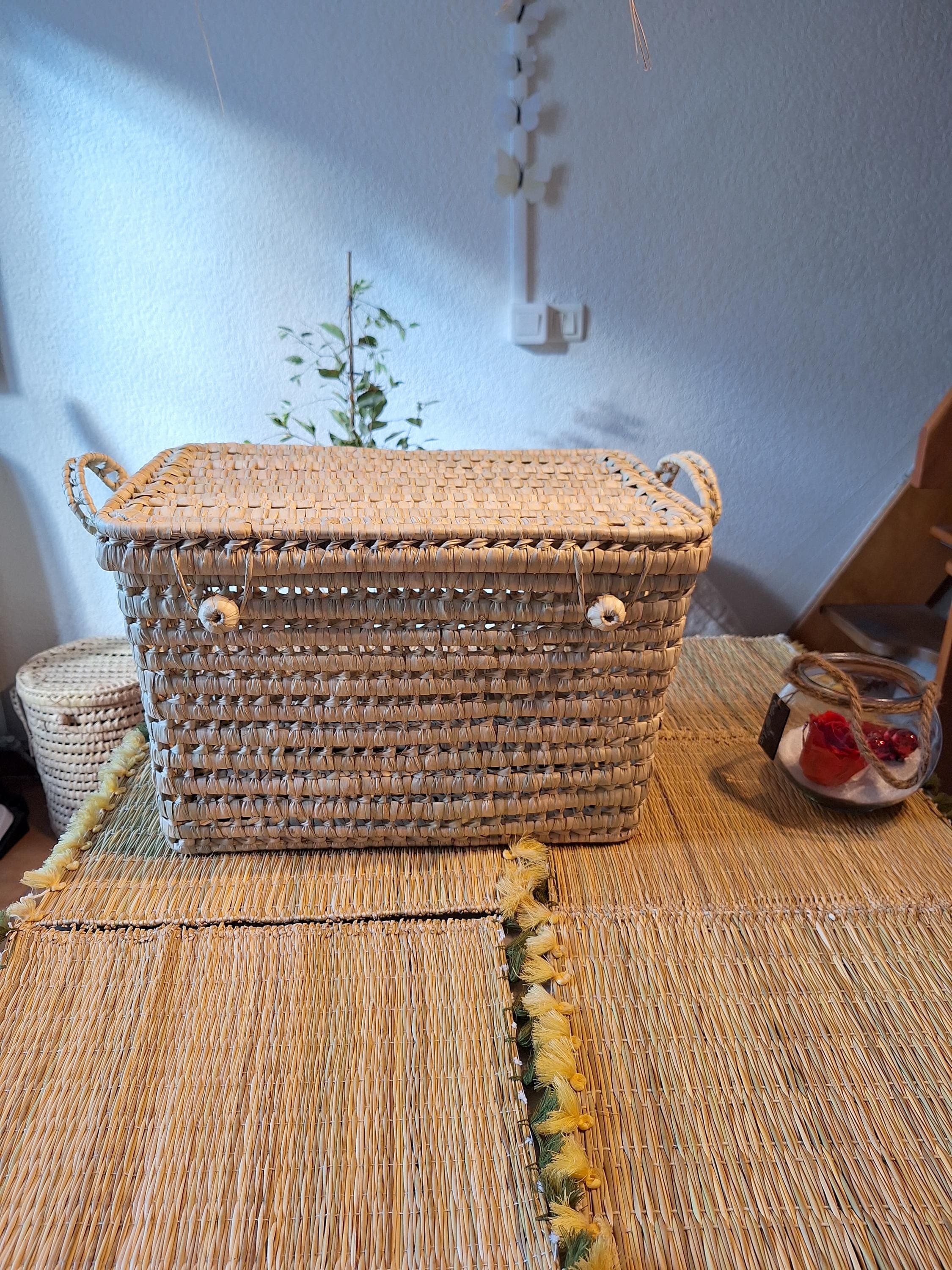 Wicker basket and toy chest - Chic and practical storage in nature