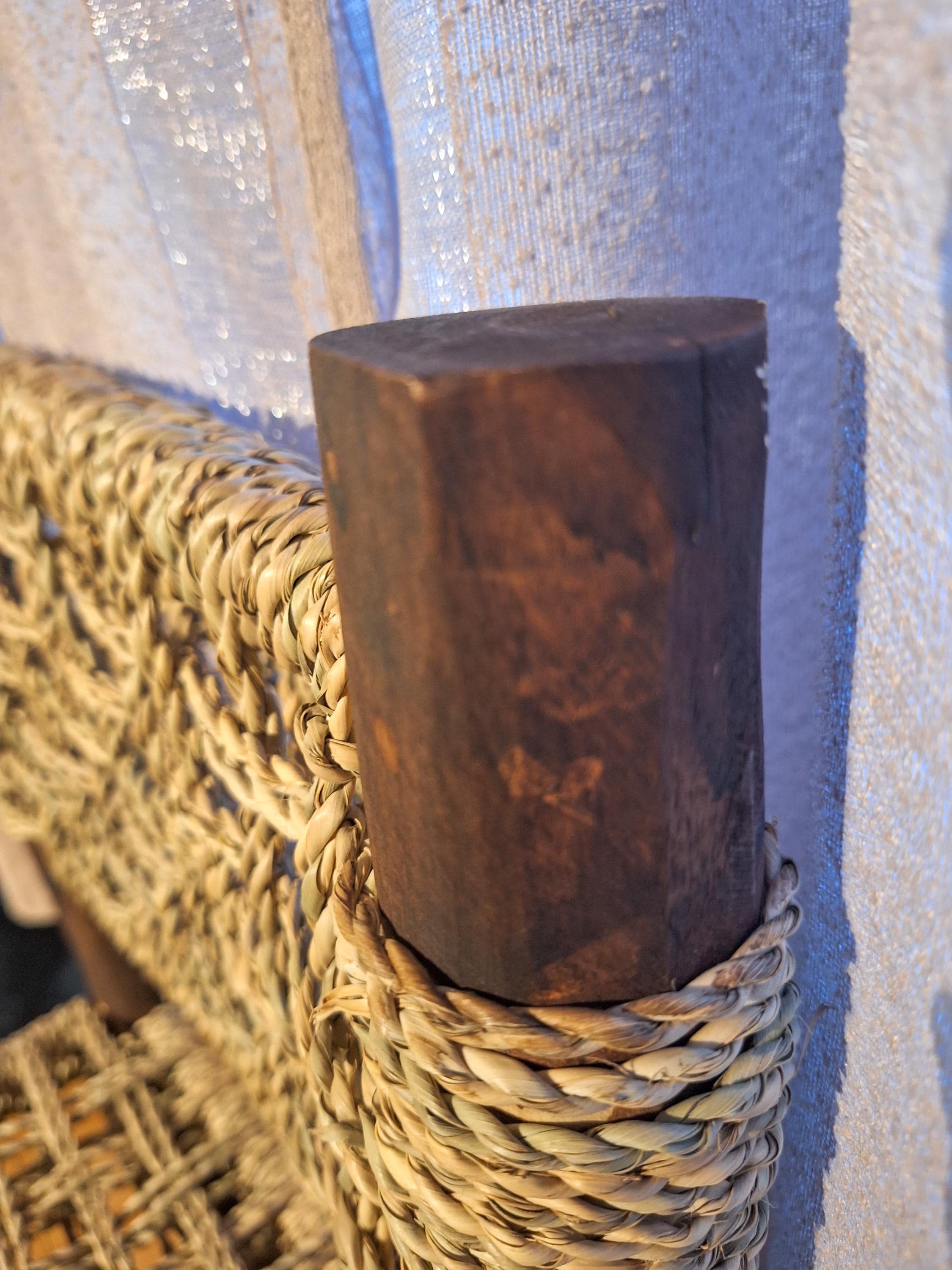 Tabouret de comptoir tressé à la main