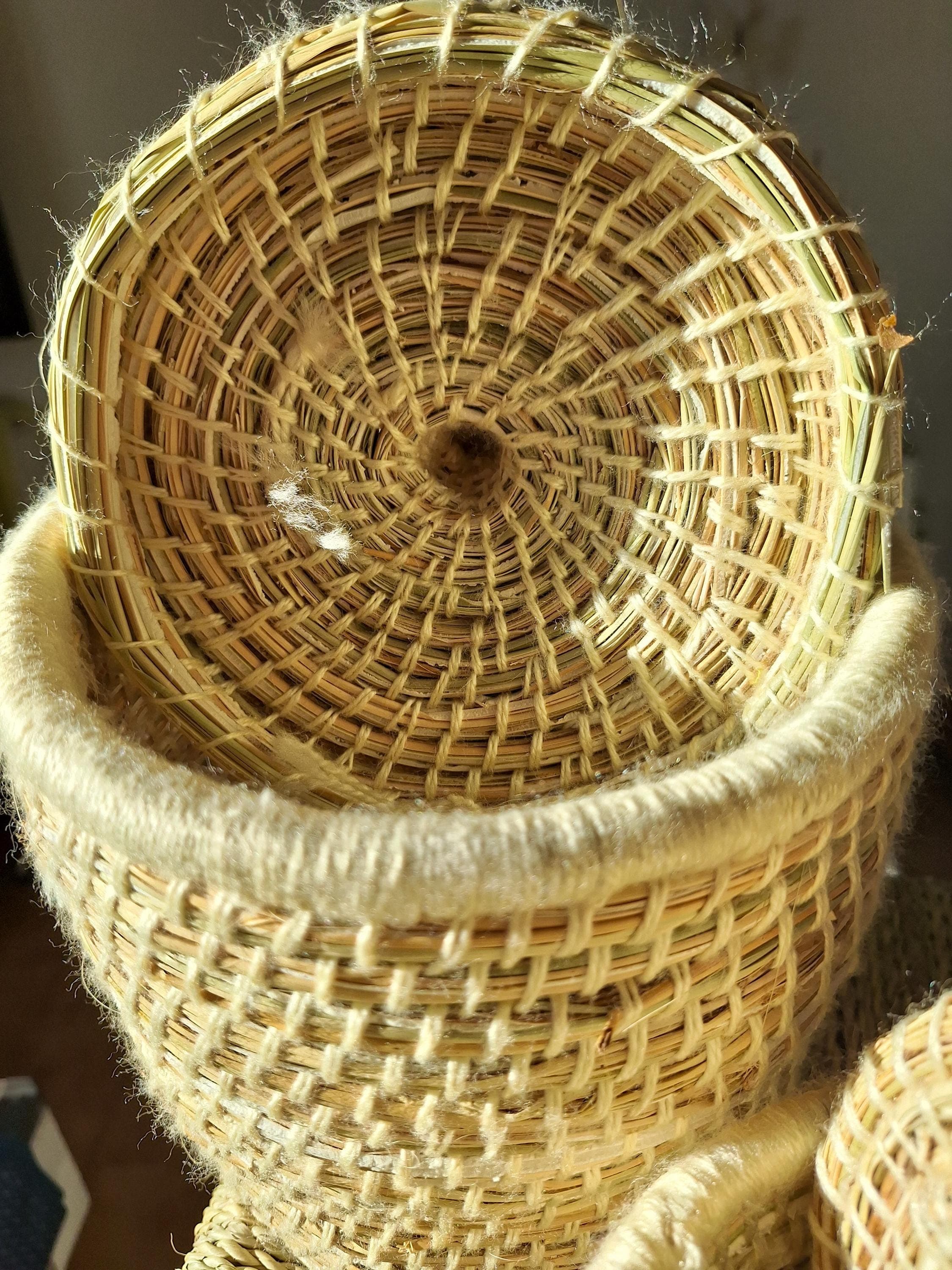 Panier artisanal berbère marocain avec couvercle