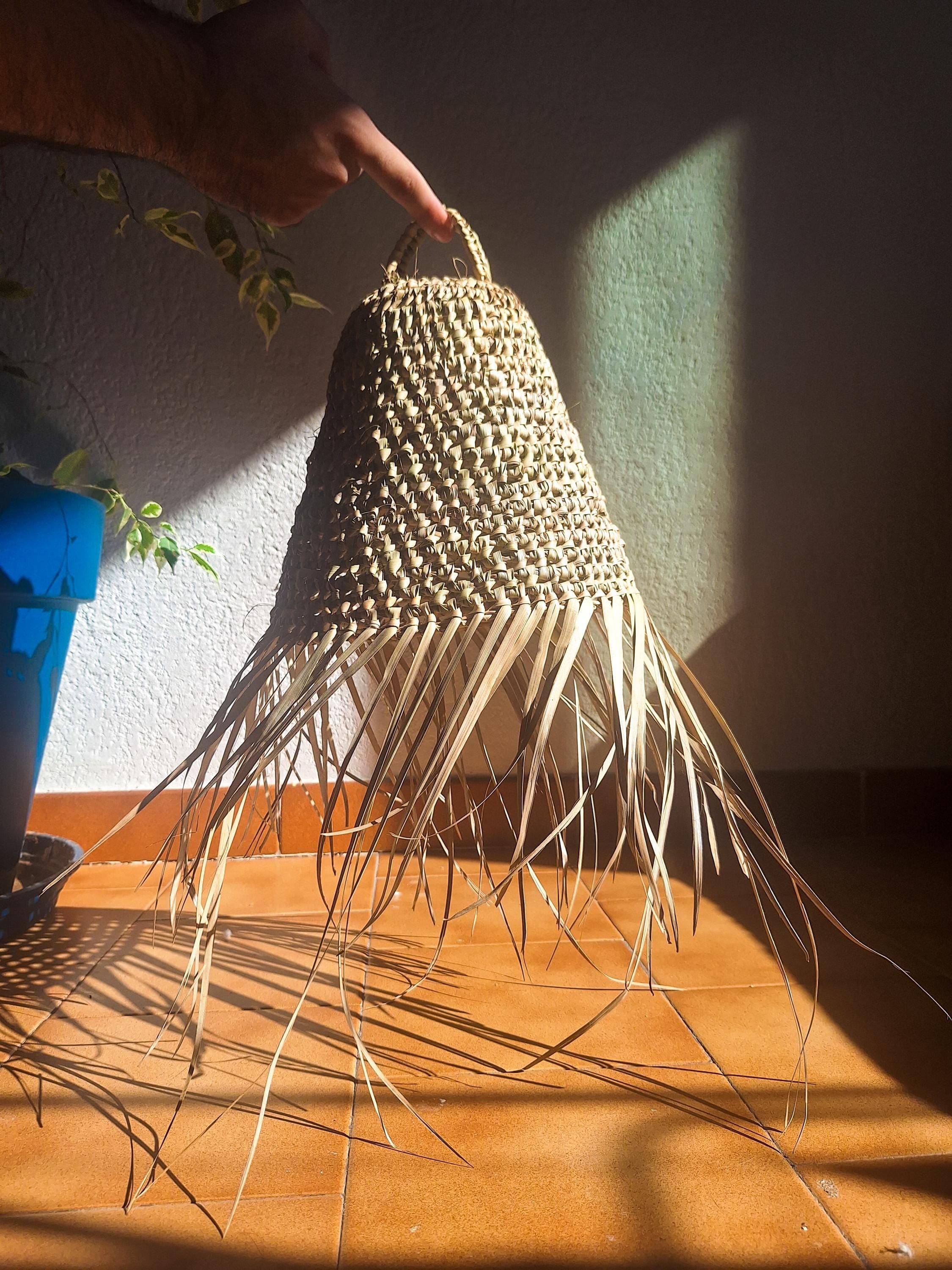 Suspension Luminaire Cloche en Feuille de Palmier - Abat-jour Bohème Naturel Fait Main - Éclairage Artisanal Marocain - Déco Méditerranéenne