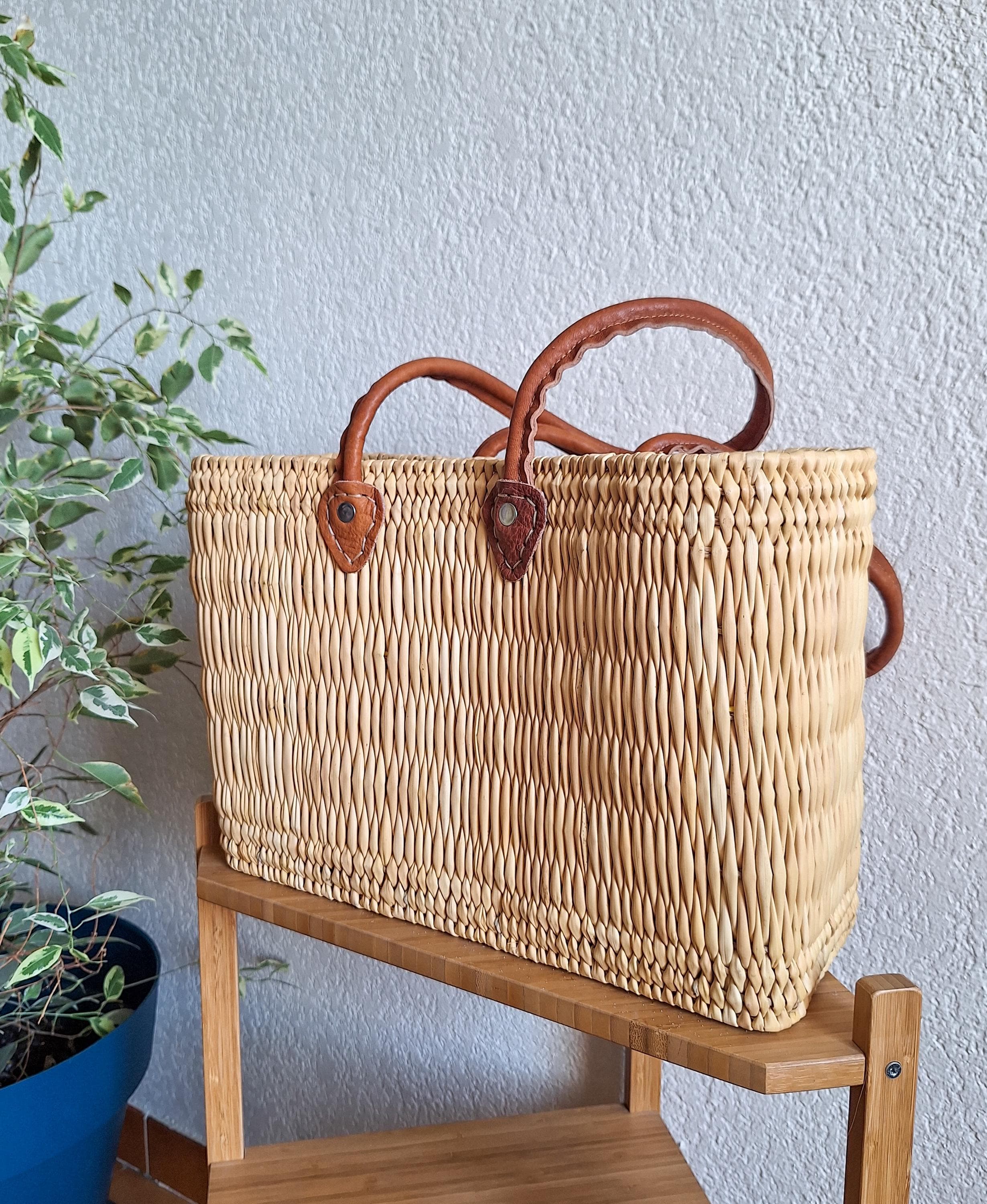 Grand panier en jonc et cuir