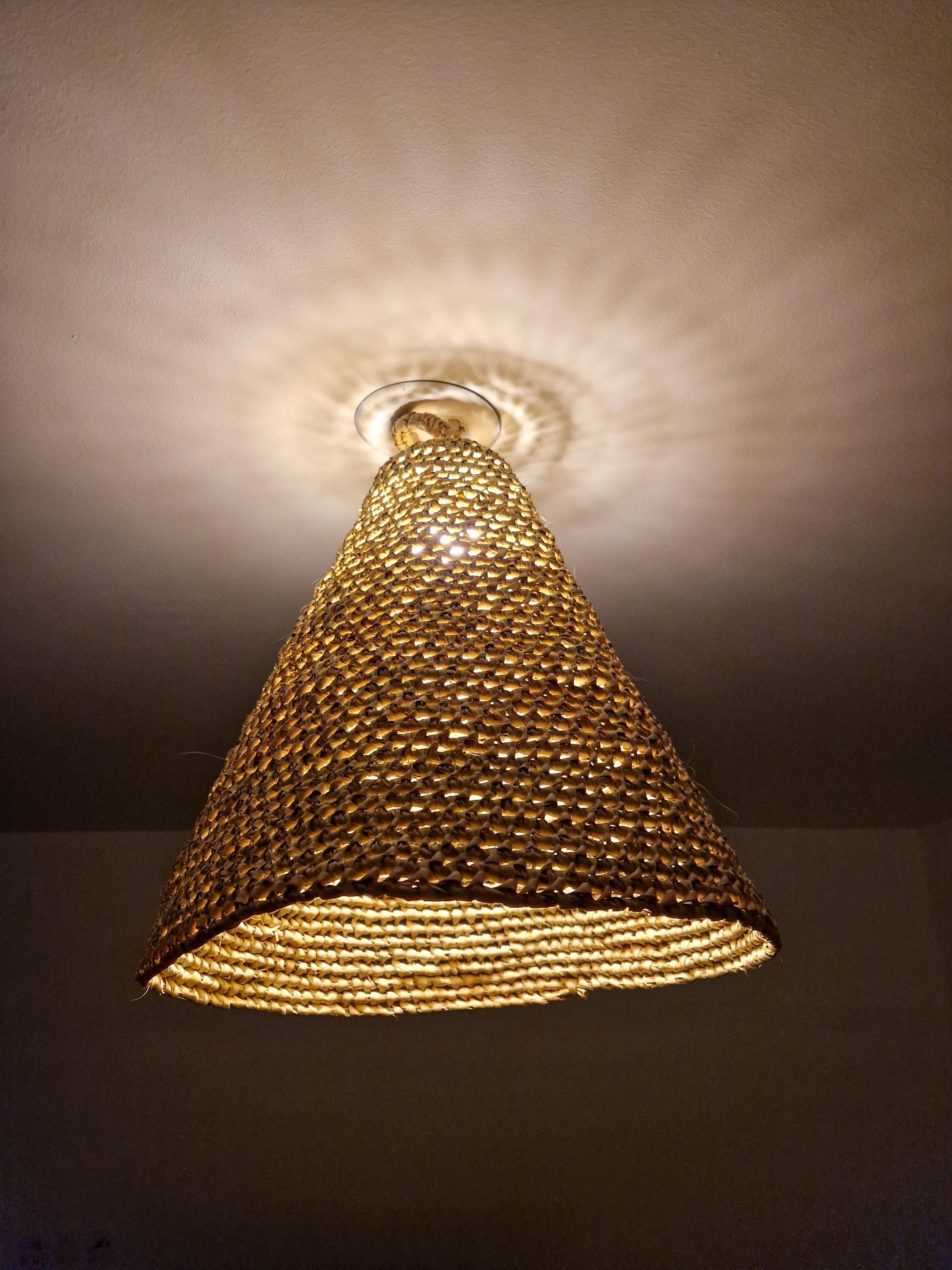 Suspension Conique Feuille de Palmier