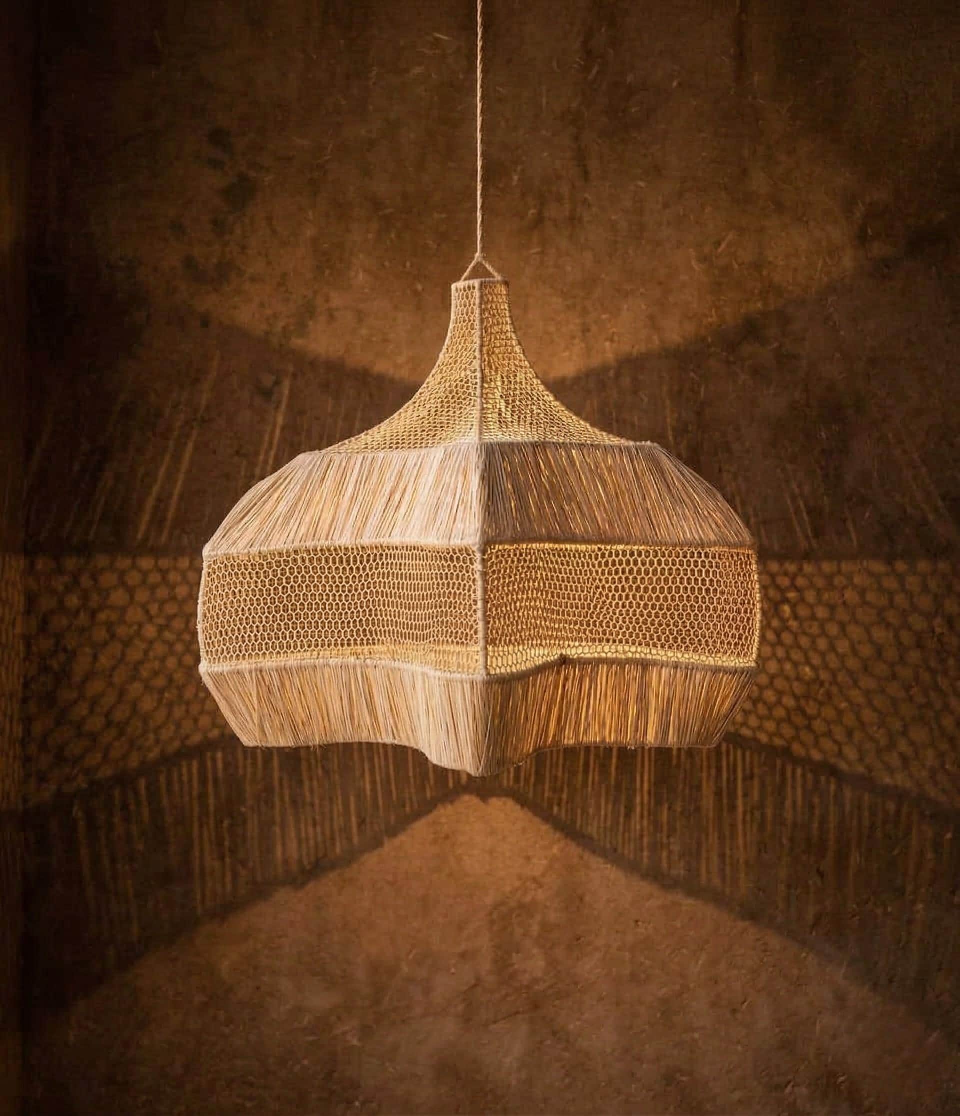 Handwoven Raffia Pendant Light – Boho Natural Fiber Ceiling Lamp – Moroccan Handmade Hanging Lamp