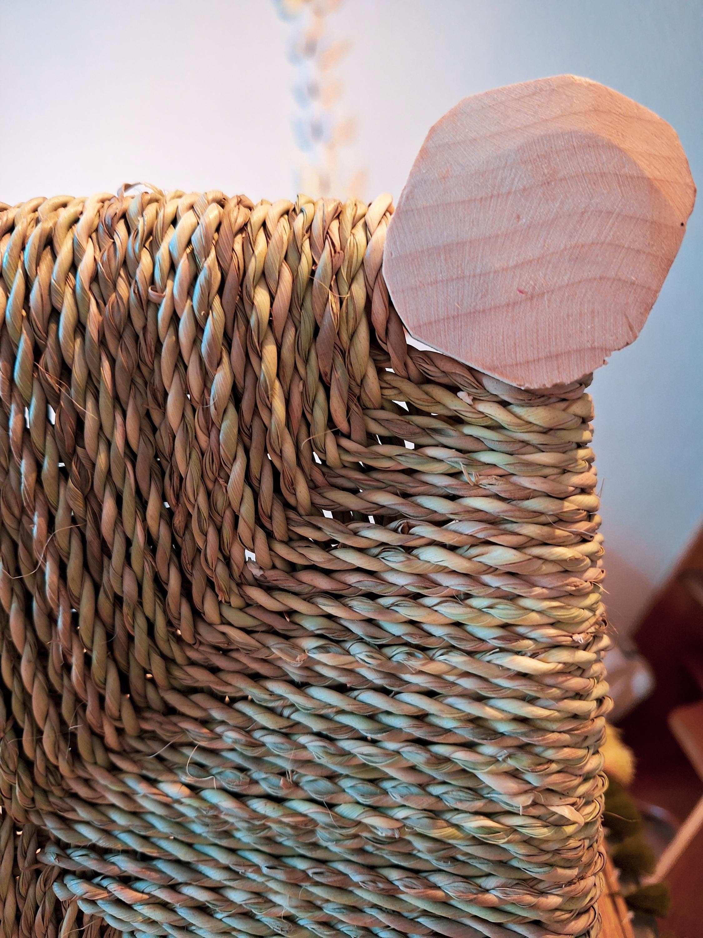 Tabouret Marocain Artisanal en Bois d'Eucalyptus