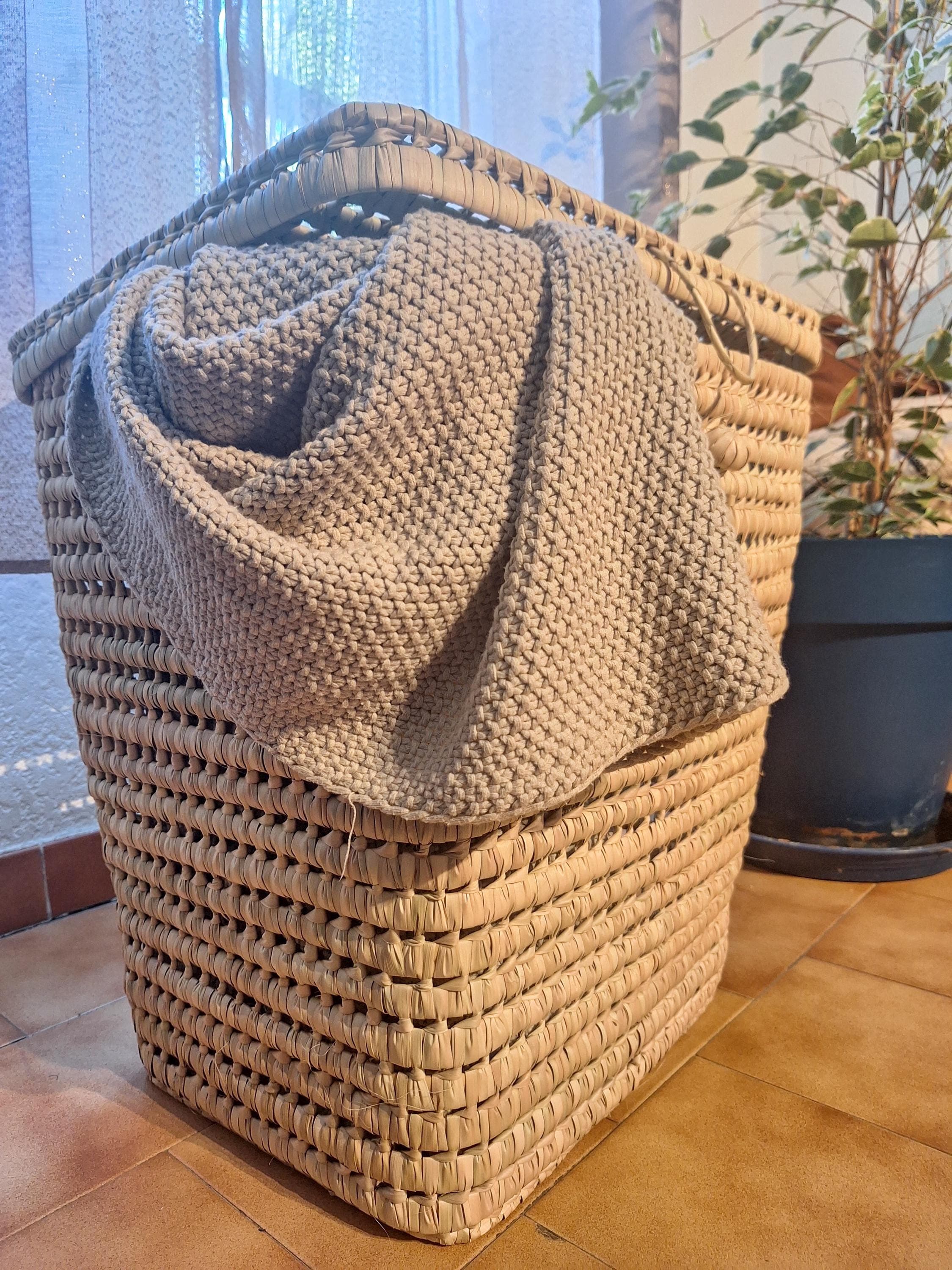 Woven Palm Leaf Laundry Basket - Large Storage Basket with Lid, Boho Style Handmade