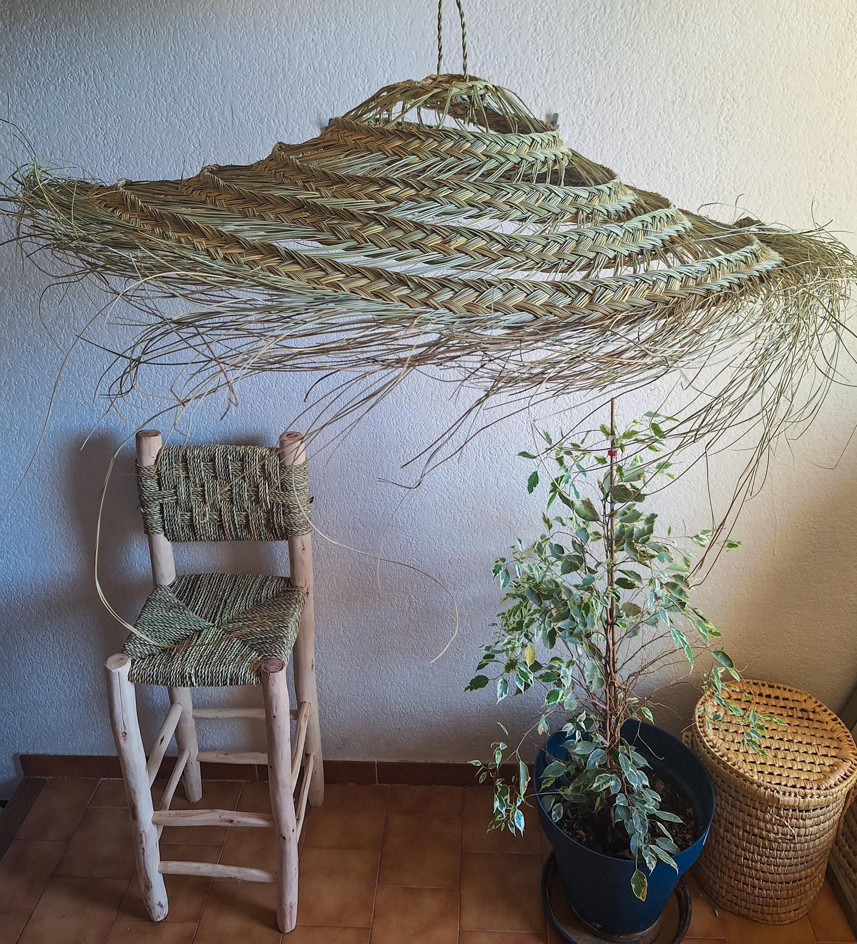 Suspension parasol ajourée en feuille de palmier – Abat-jour bohème naturel tressé à la main – Luminaire artisanal éco-responsable