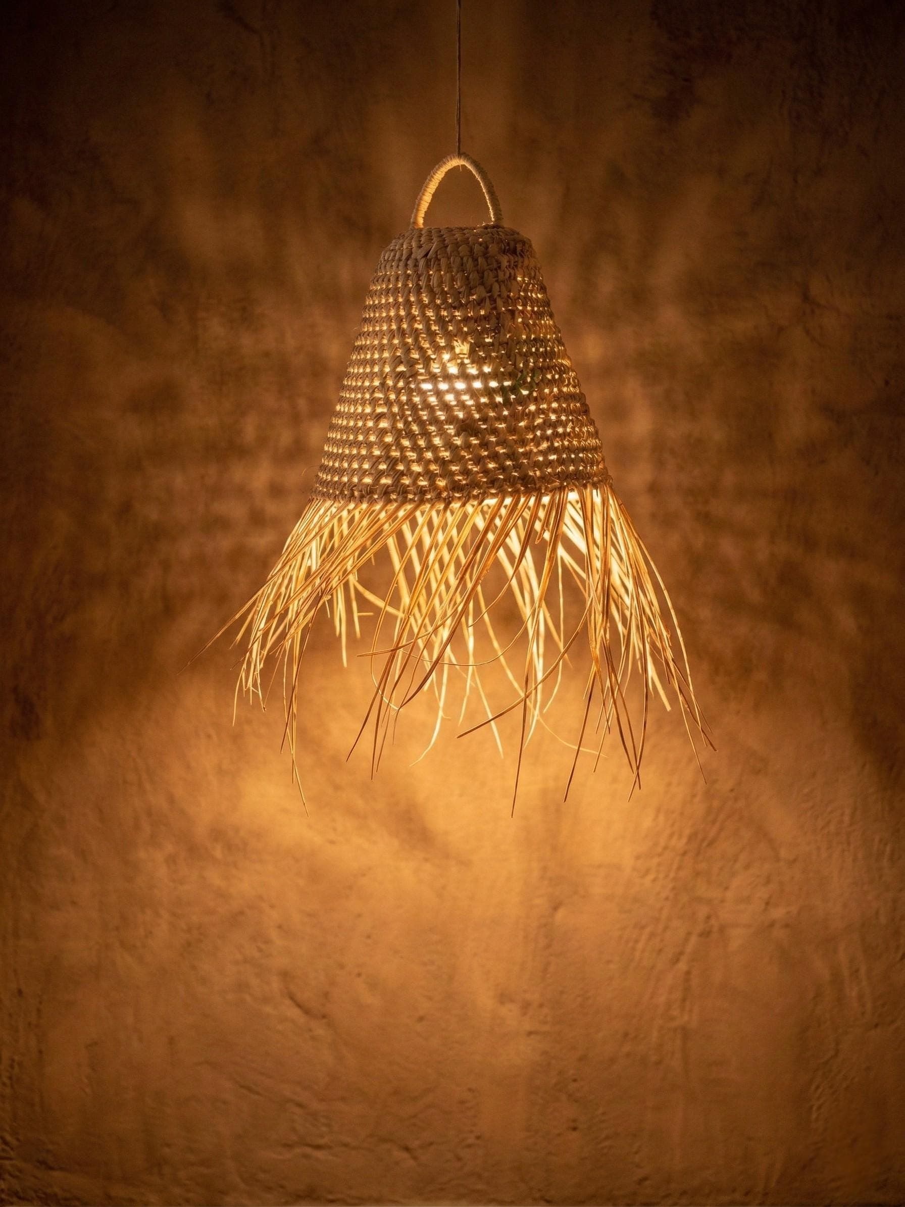 Suspension Luminaire Cloche en Feuille de Palmier - Abat-jour Bohème Naturel Fait Main - Éclairage Artisanal Marocain - Déco Méditerranéenne